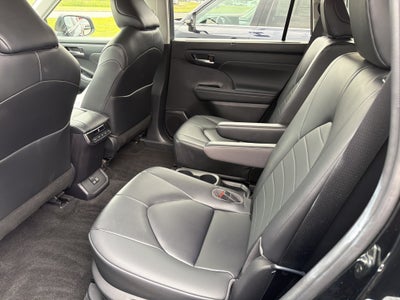2023 Toyota Highlander Hybrid XLE