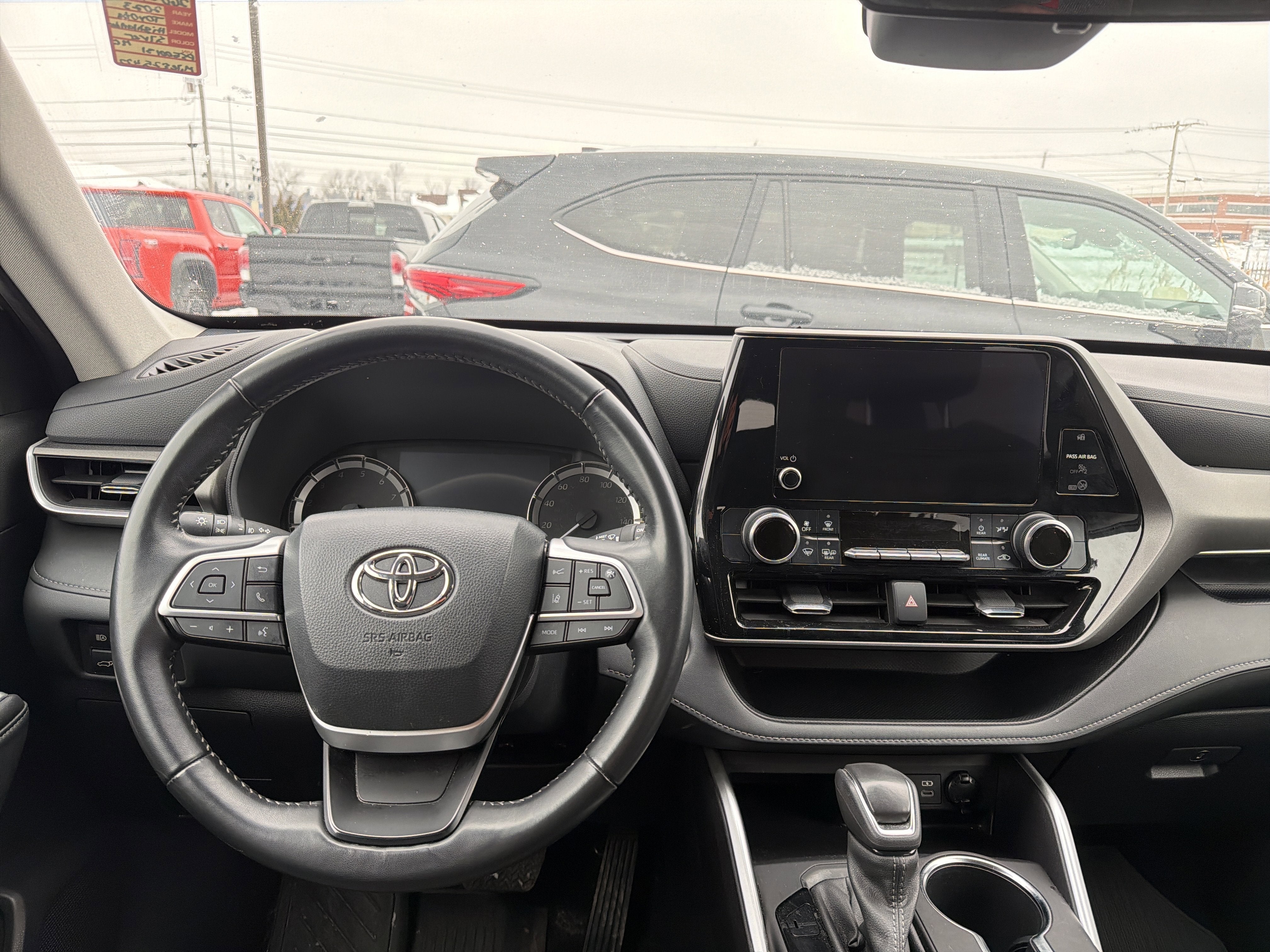 2023 Toyota Highlander LE