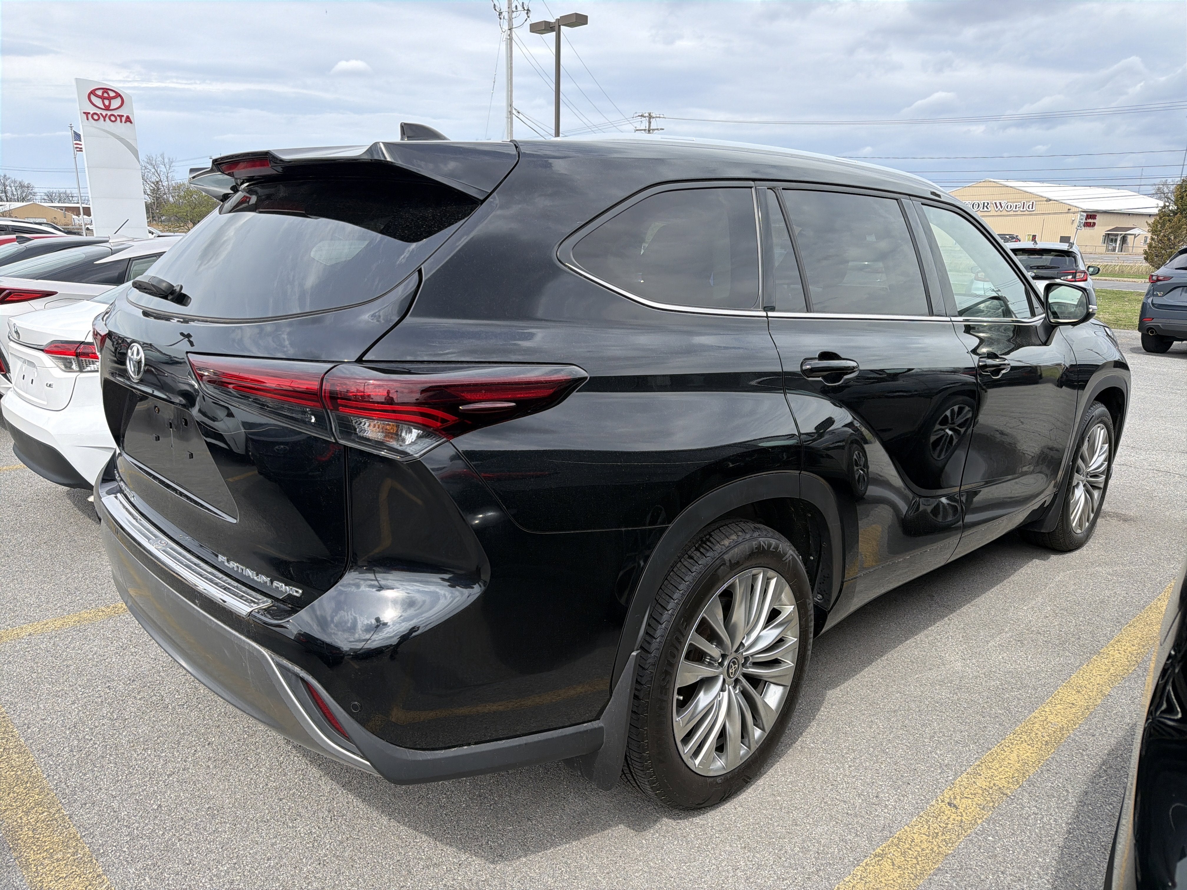 2024 Toyota Highlander Platinum