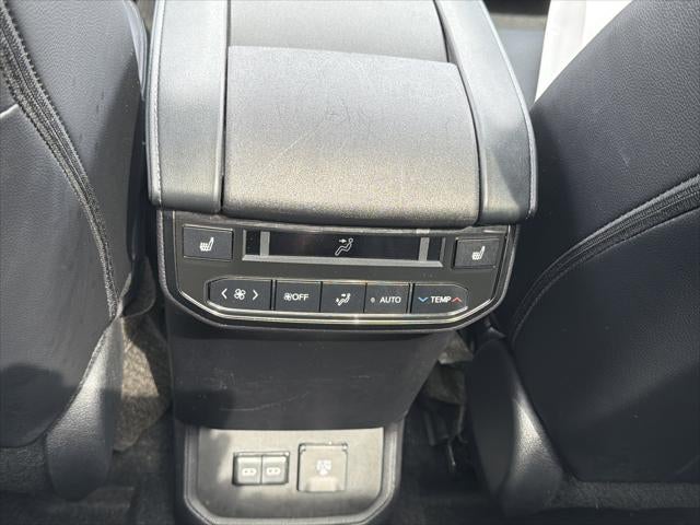2024 Toyota Highlander Platinum
