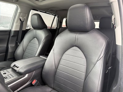 2023 Toyota Highlander Base