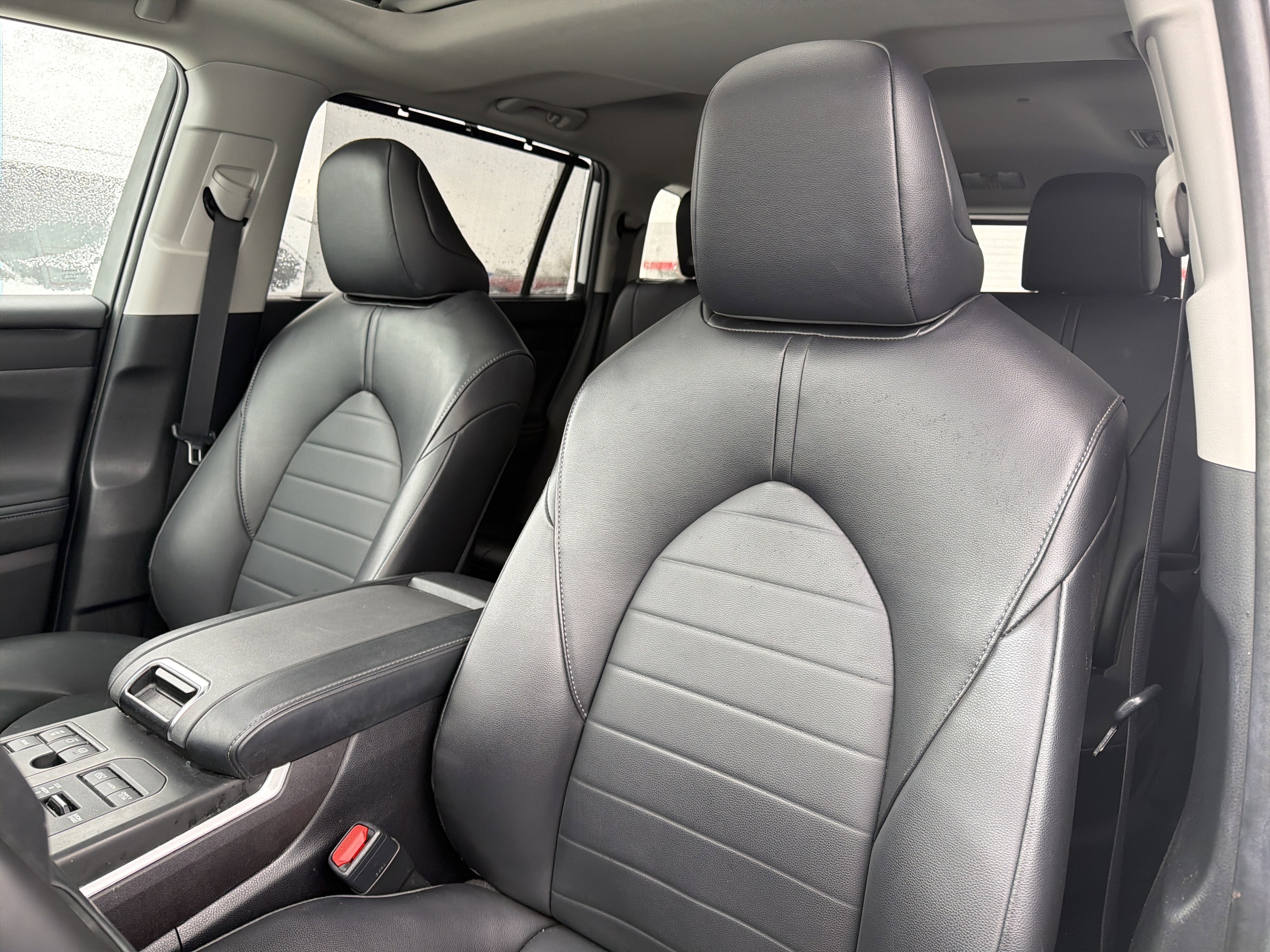 2023 Toyota Highlander Base