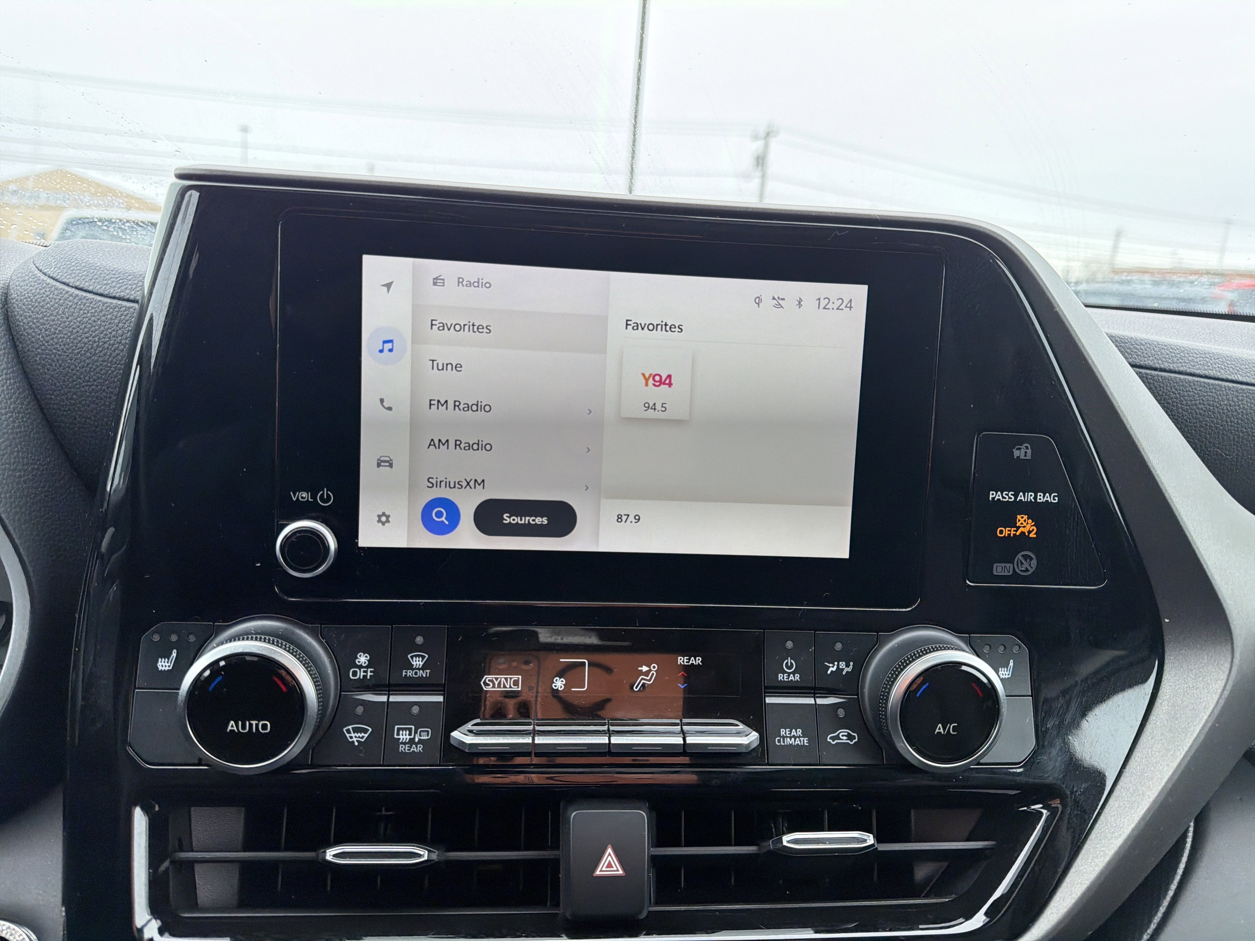 2023 Toyota Highlander Base