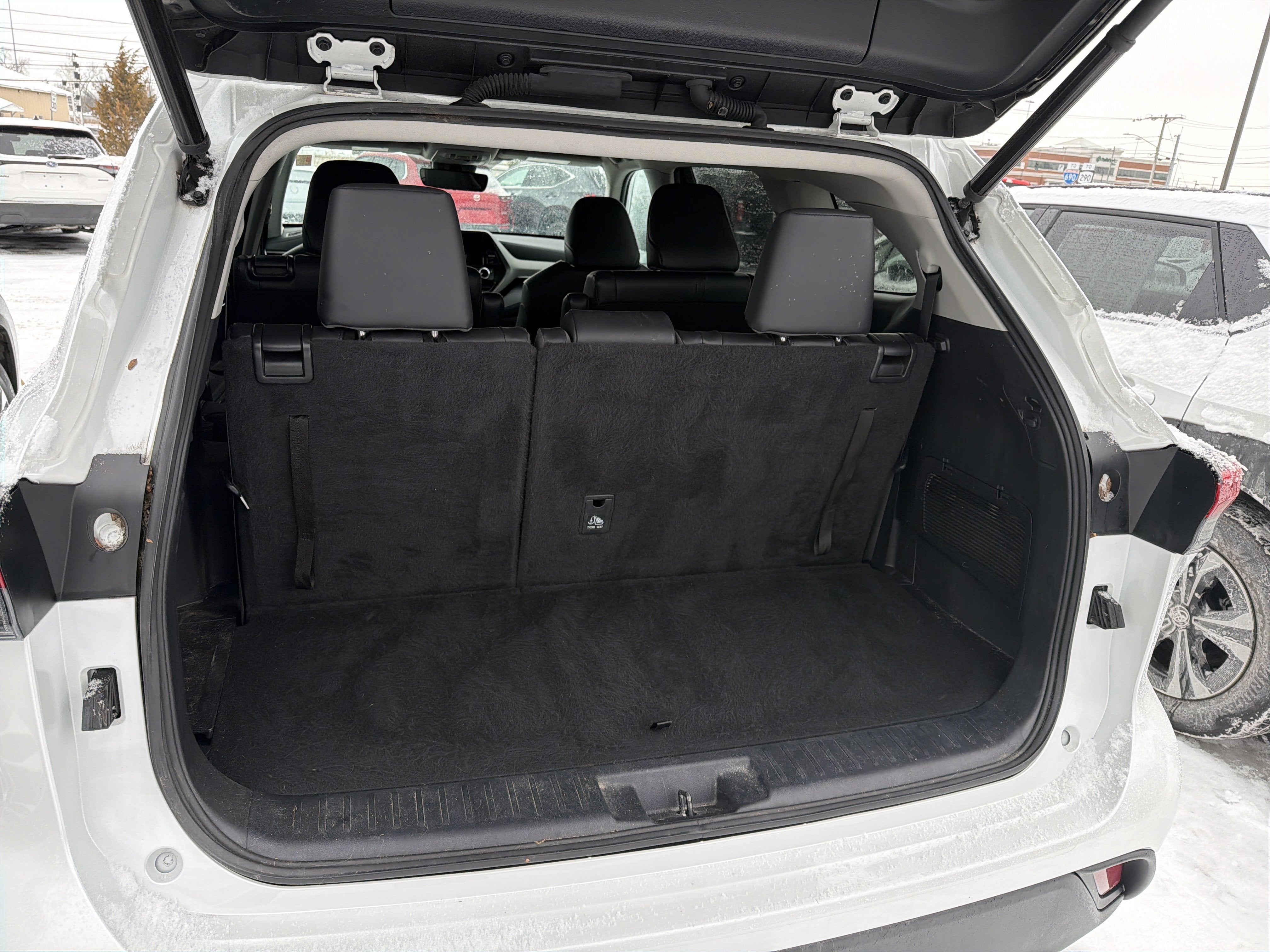 2023 Toyota Highlander Base