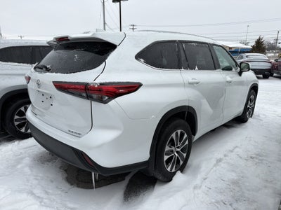 2023 Toyota Highlander Base
