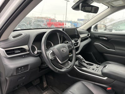 2023 Toyota Highlander Base