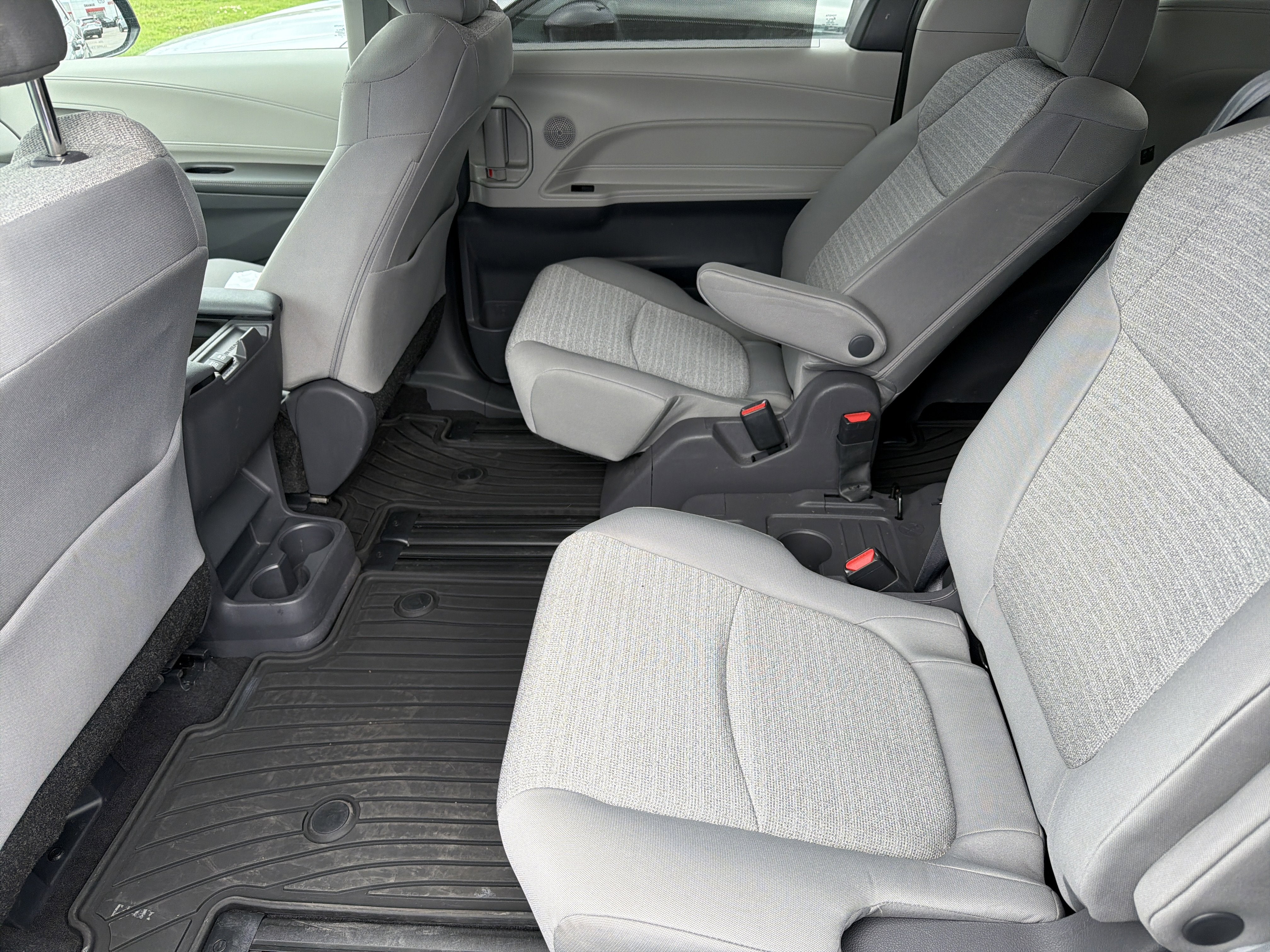 2021 Toyota Sienna LE
