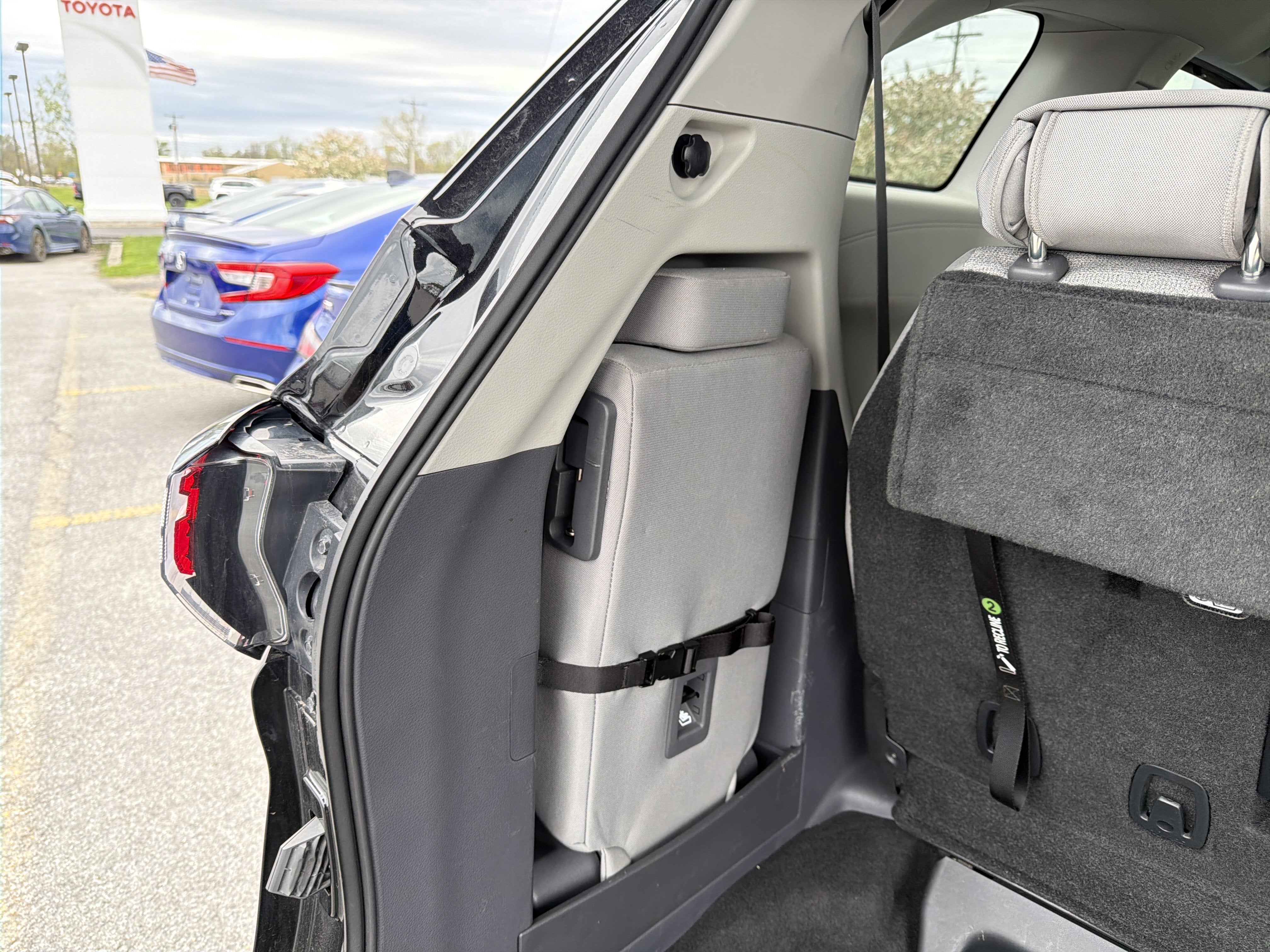 2021 Toyota Sienna LE