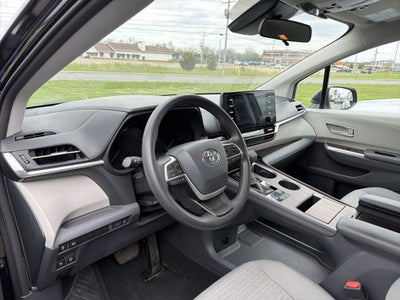 2021 Toyota Sienna LE