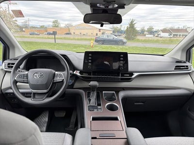 2021 Toyota Sienna LE