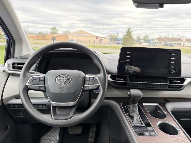 2021 Toyota Sienna LE