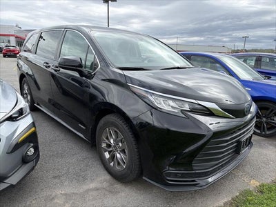 2021 Toyota Sienna LE
