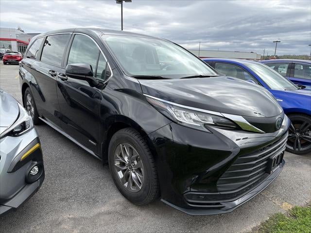 2021 Toyota Sienna LE