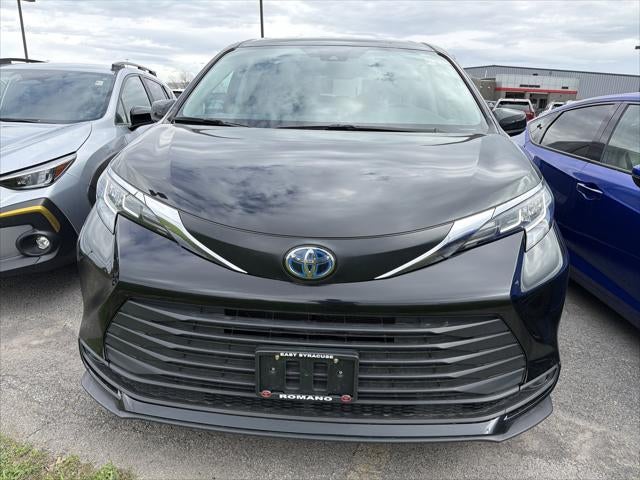 2021 Toyota Sienna LE