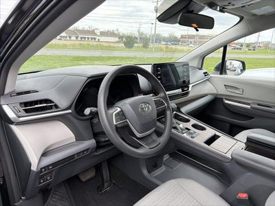 2021 Toyota Sienna LE