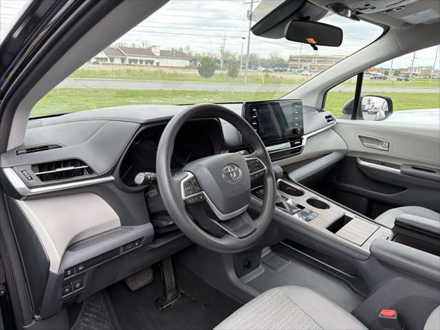 2021 Toyota Sienna LE