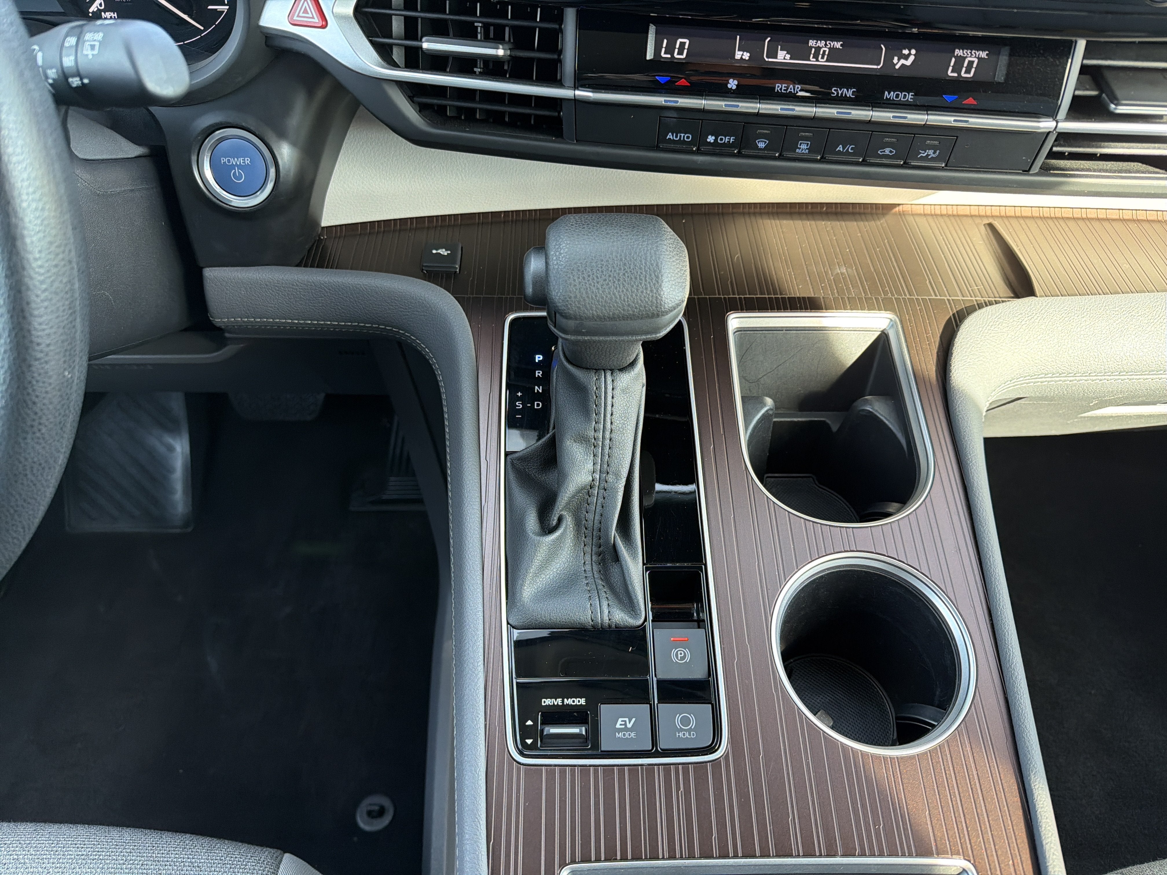 2024 Toyota Sienna LE