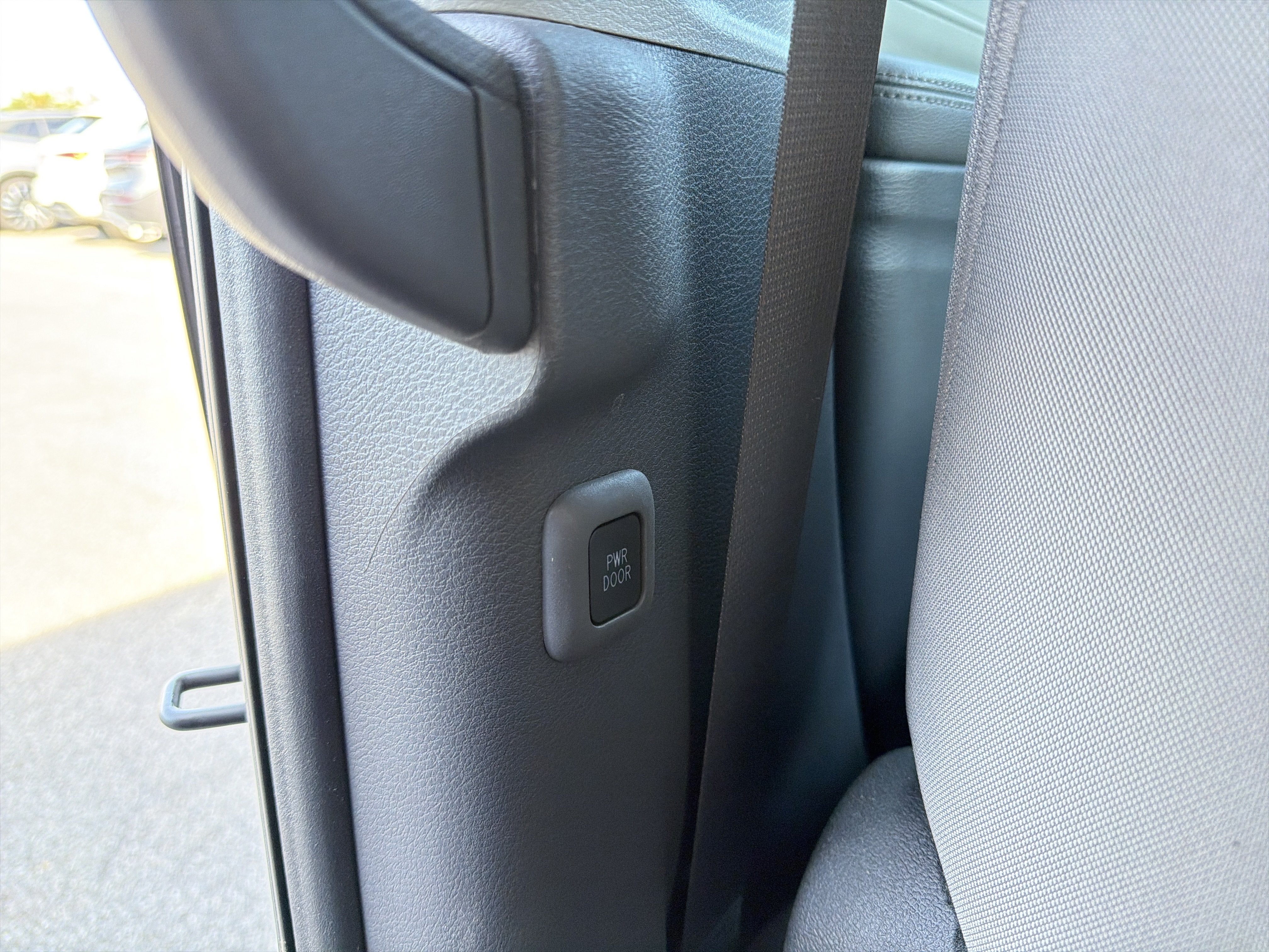 2024 Toyota Sienna LE