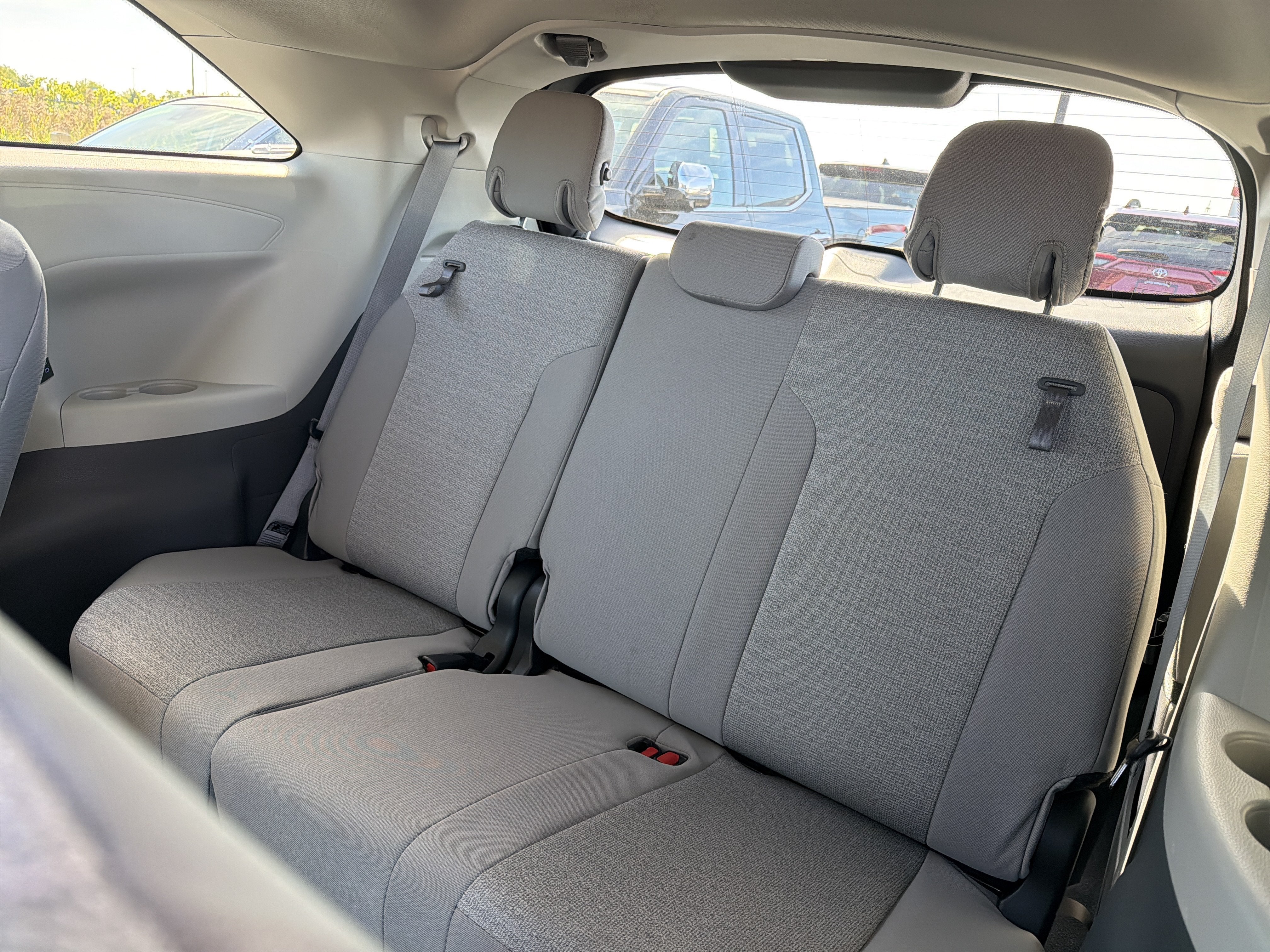 2024 Toyota Sienna LE