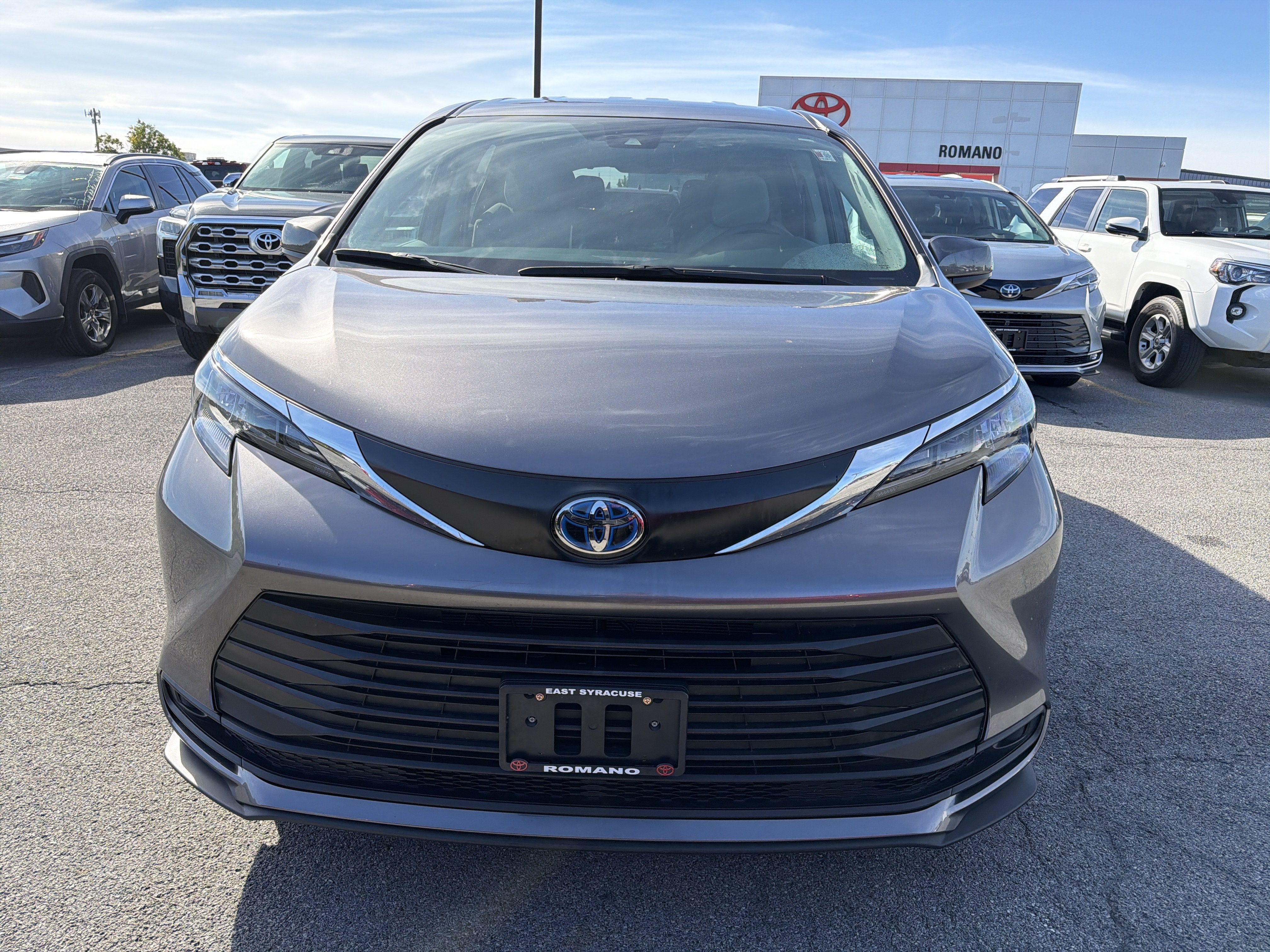 2024 Toyota Sienna LE