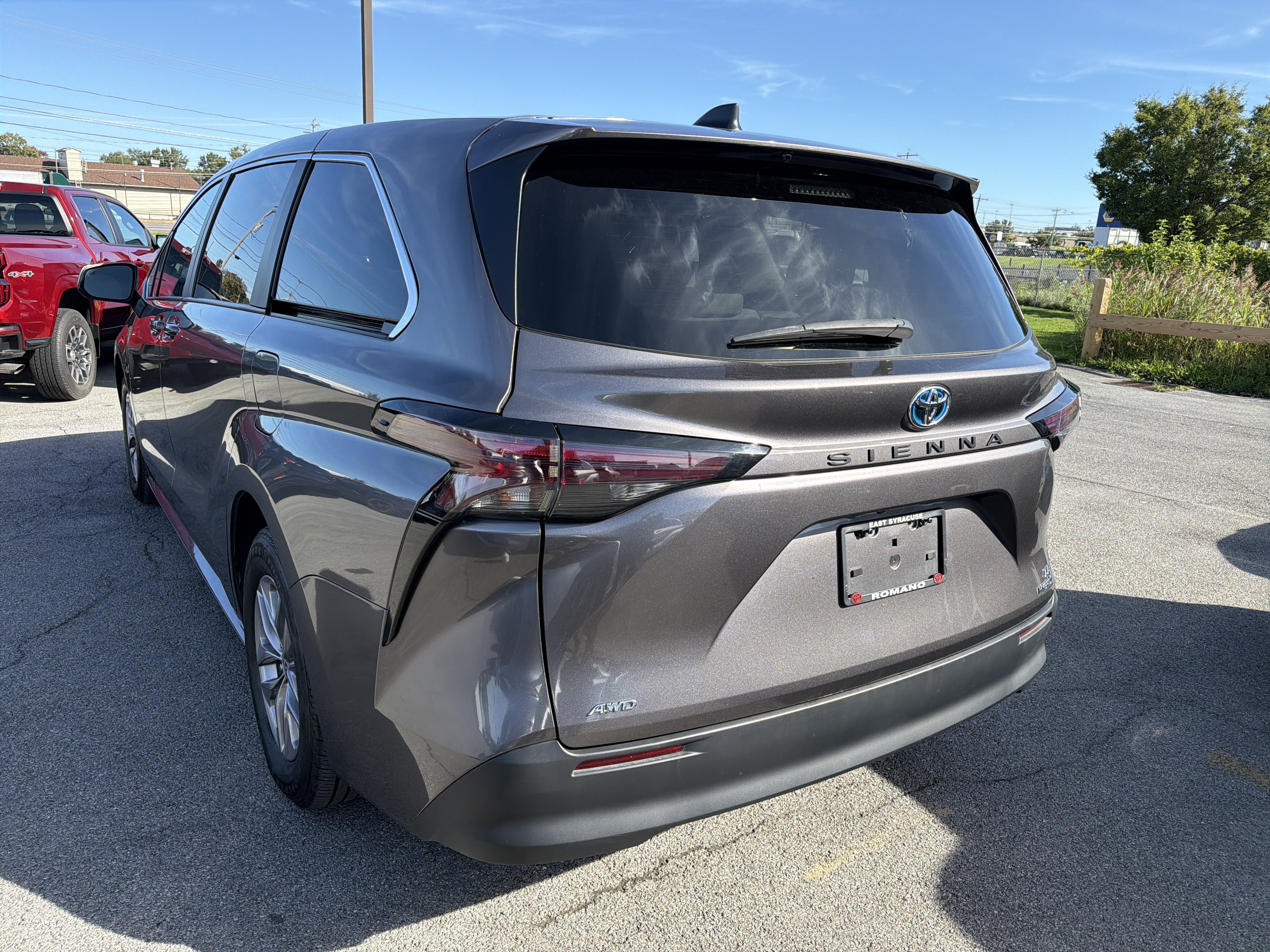 2024 Toyota Sienna LE