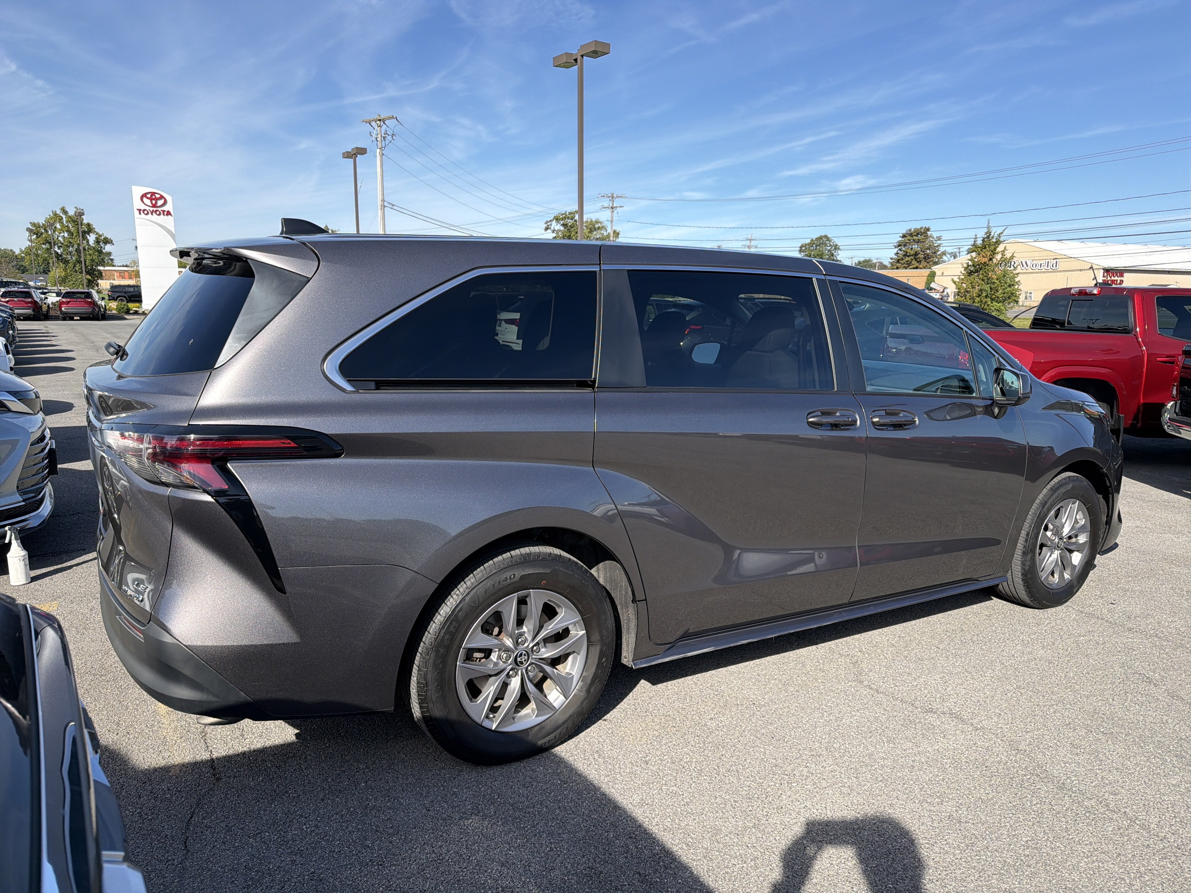 2024 Toyota Sienna LE