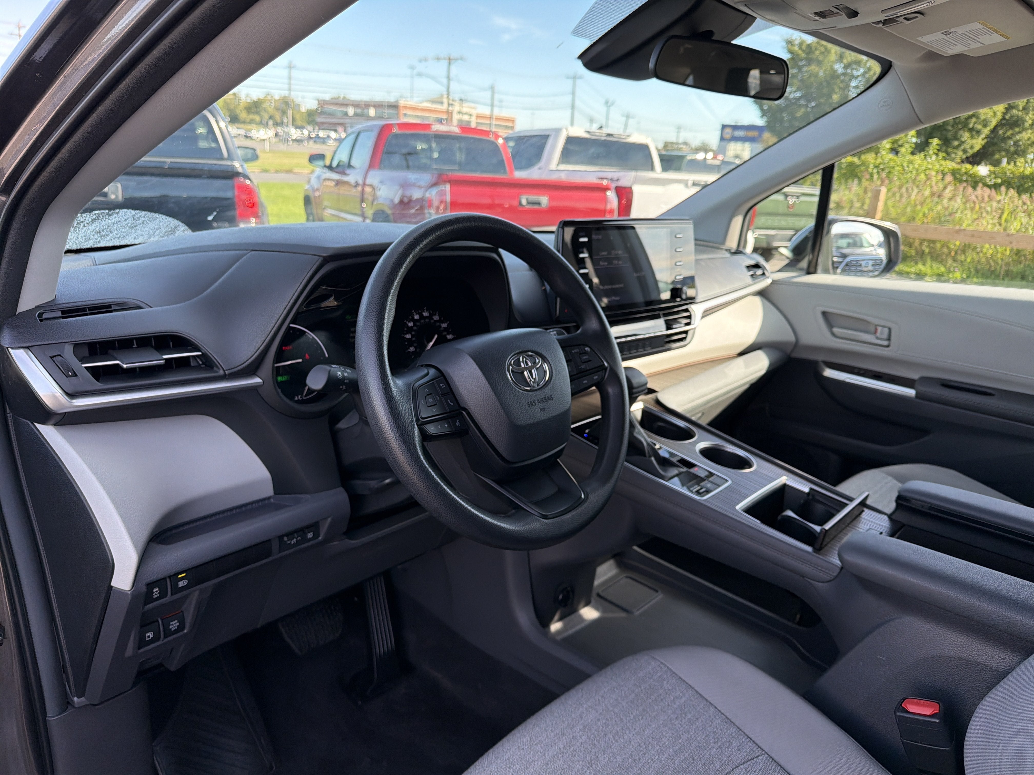 2024 Toyota Sienna LE
