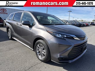 2024 Toyota Sienna LE