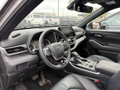 2022 Toyota Highlander XSE