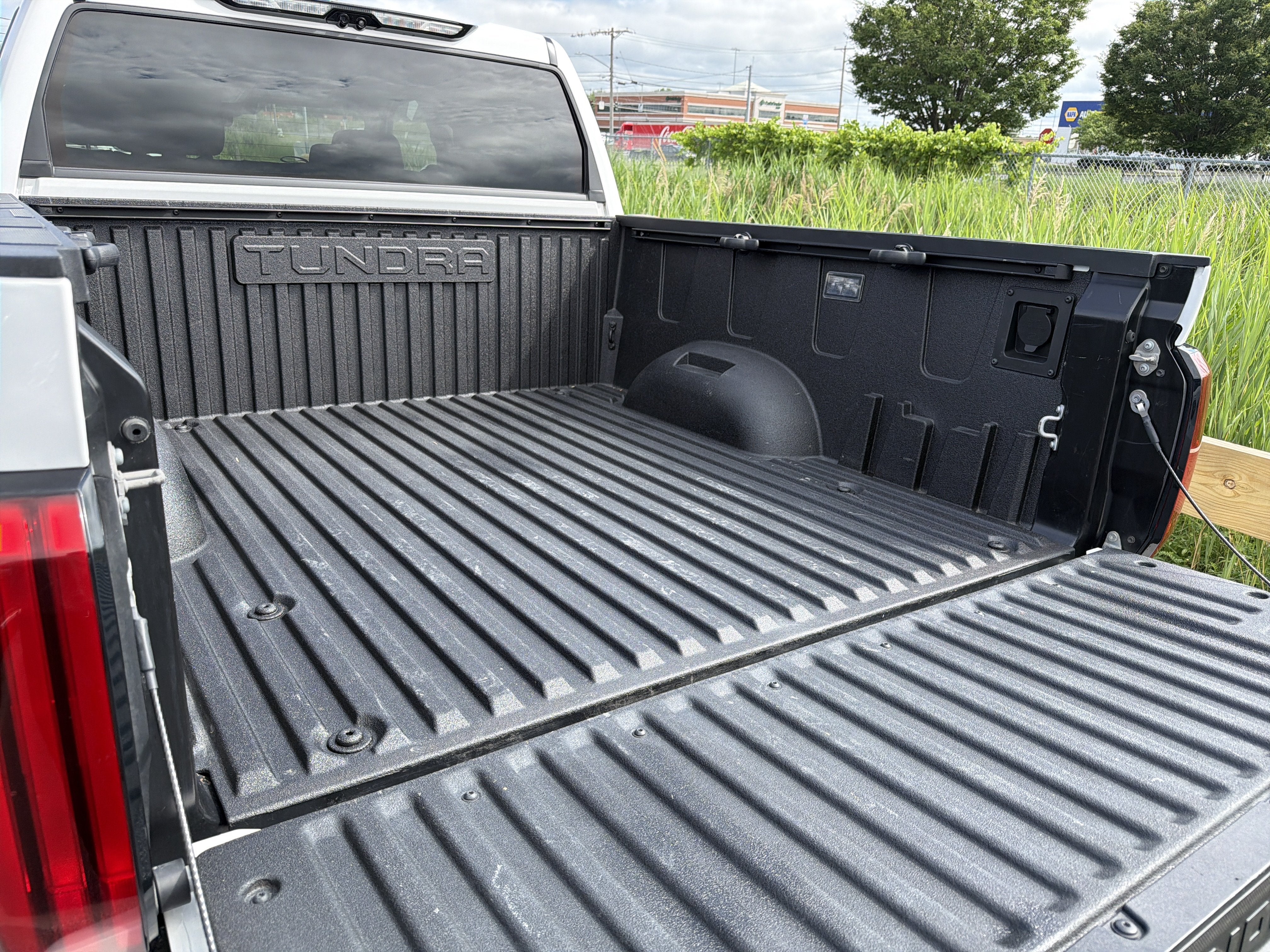 2023 Toyota Tundra 4WD SR5