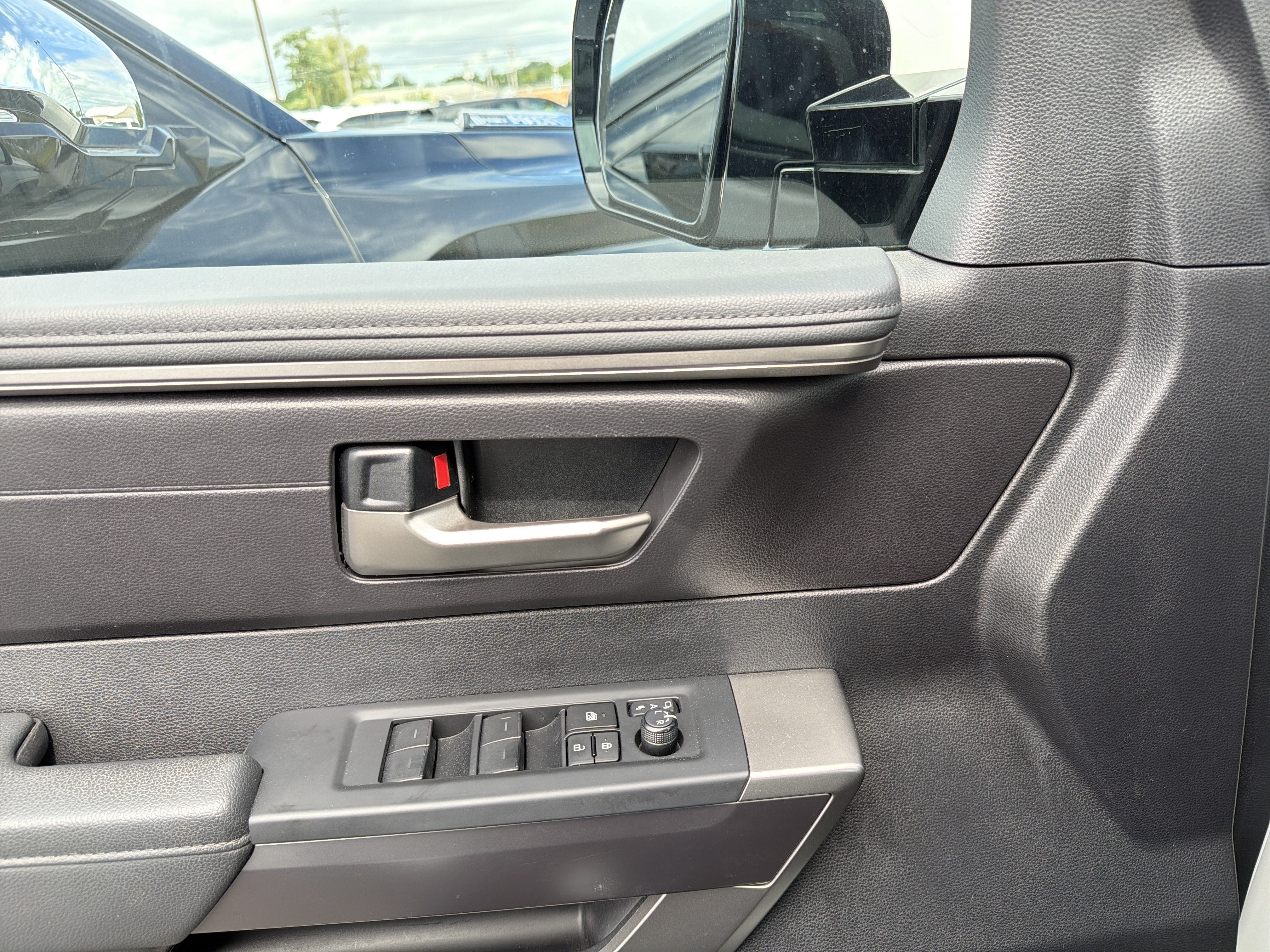 2023 Toyota Tundra 4WD SR5