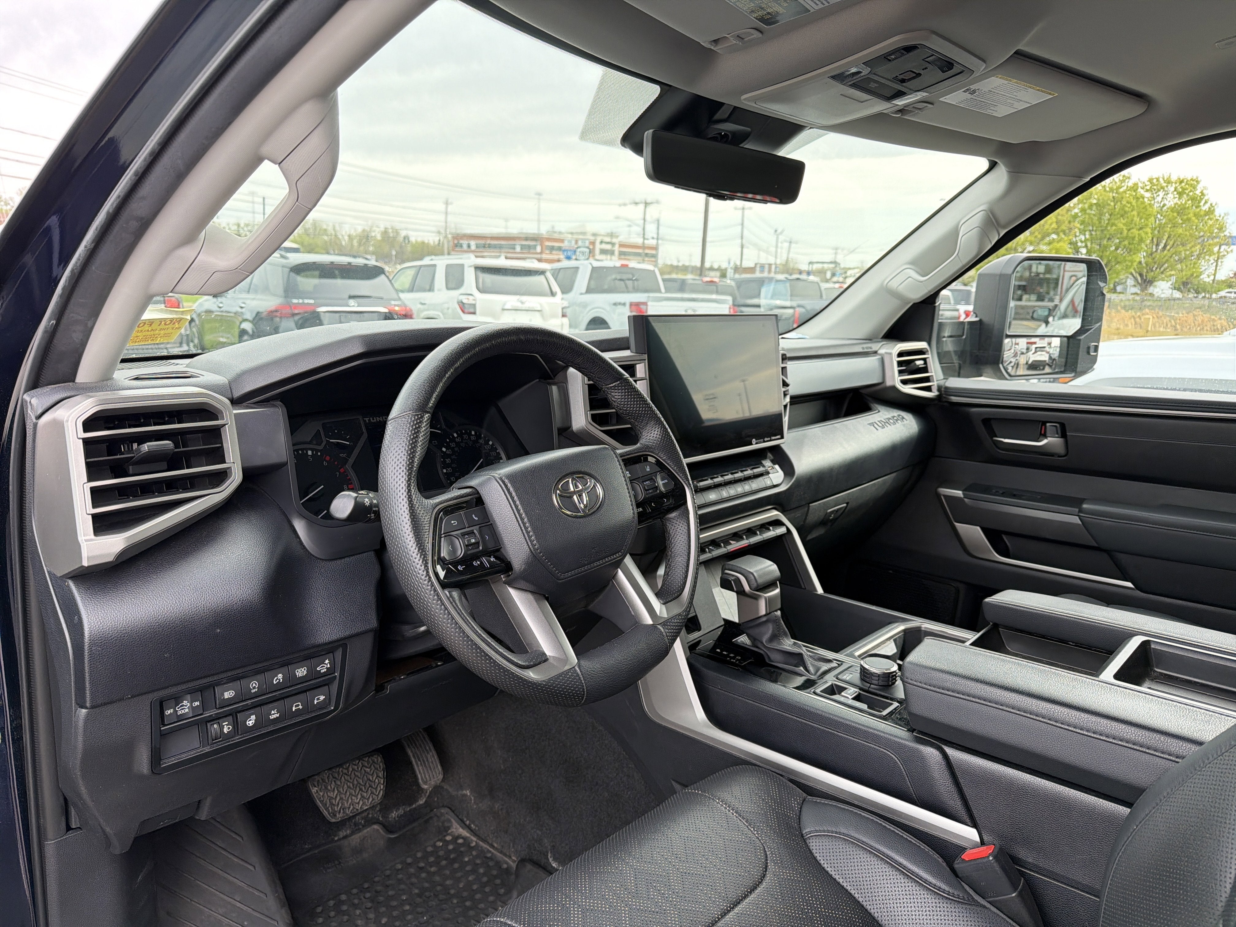 2023 Toyota Tundra 4WD SR5