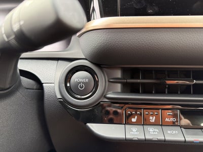 2025 Toyota Crown Signia XLE