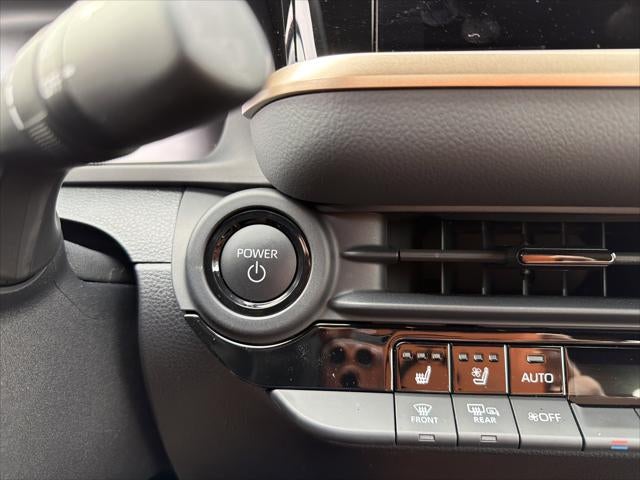 2025 Toyota Crown Signia XLE