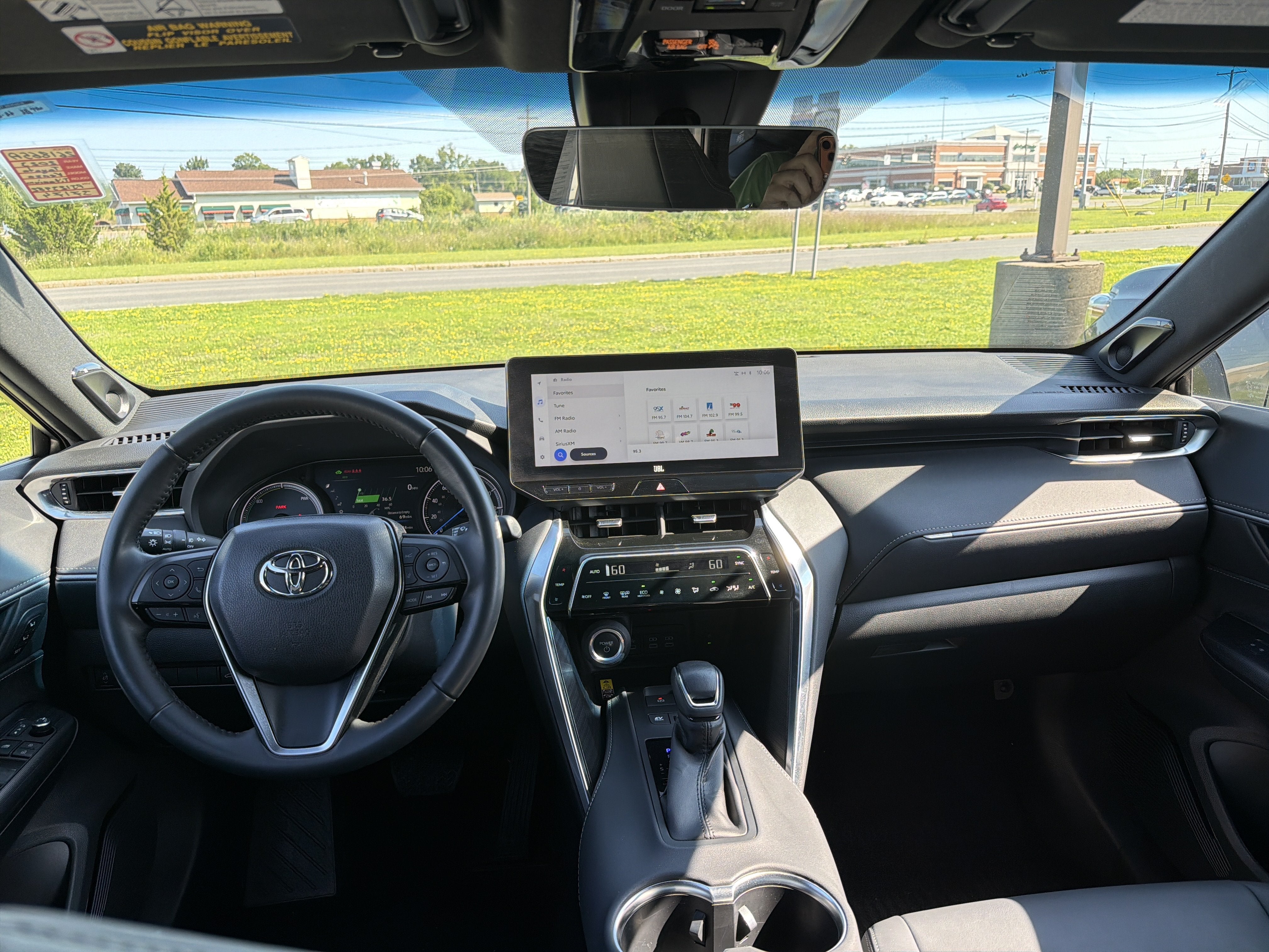 2023 Toyota Venza Base