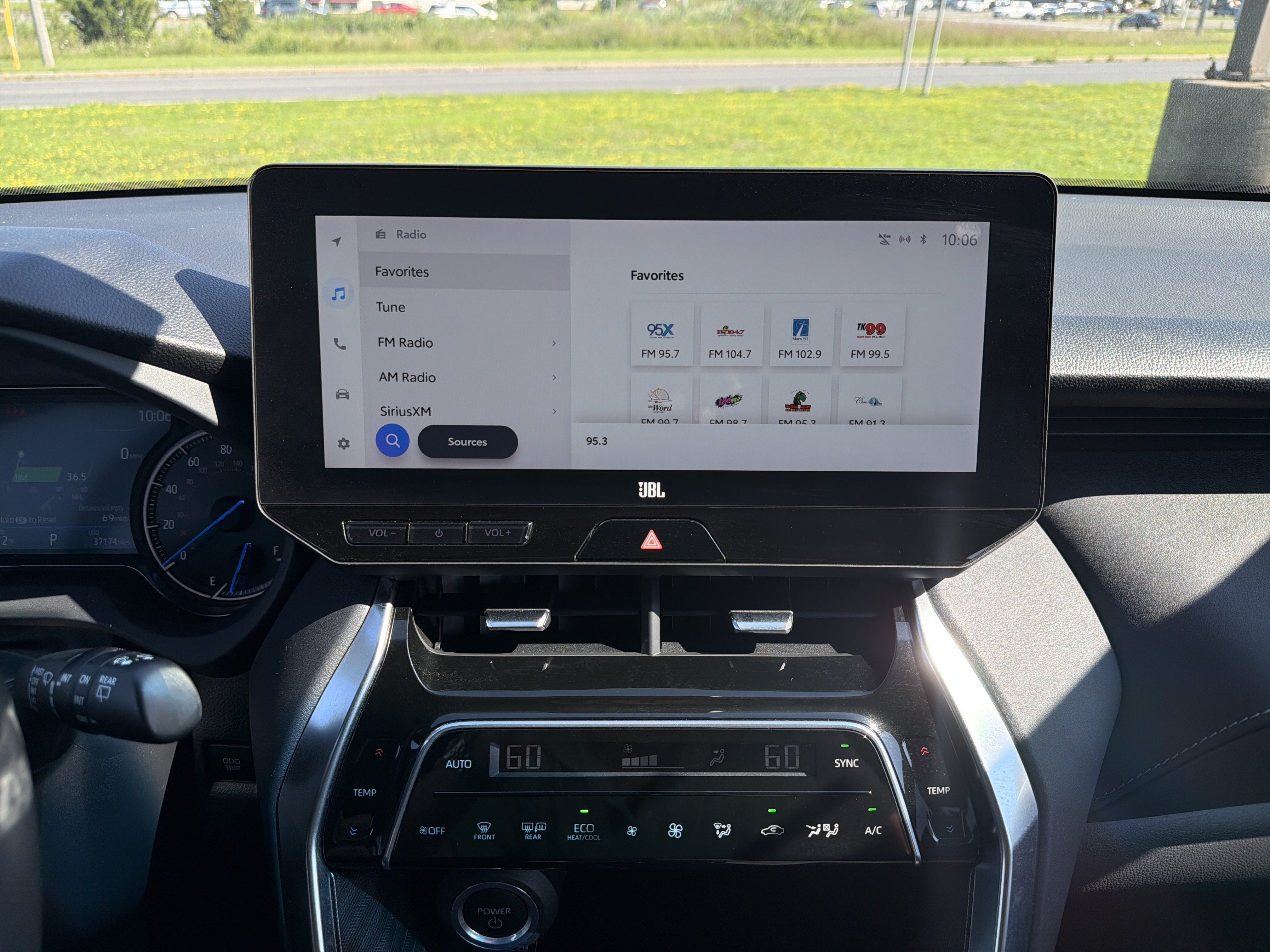 2023 Toyota Venza Base