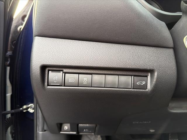 2023 Toyota Venza LE