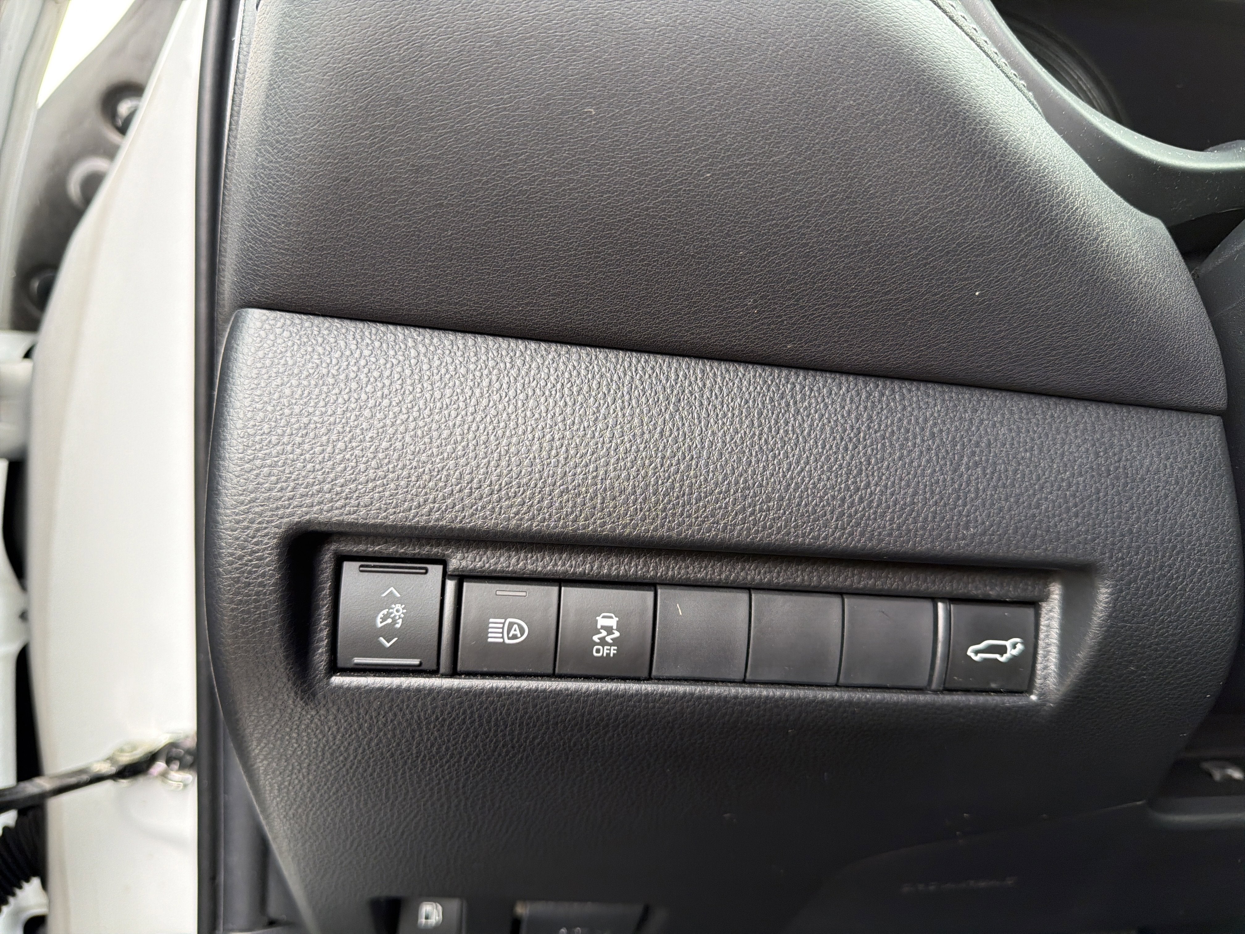 2023 Toyota Venza LE