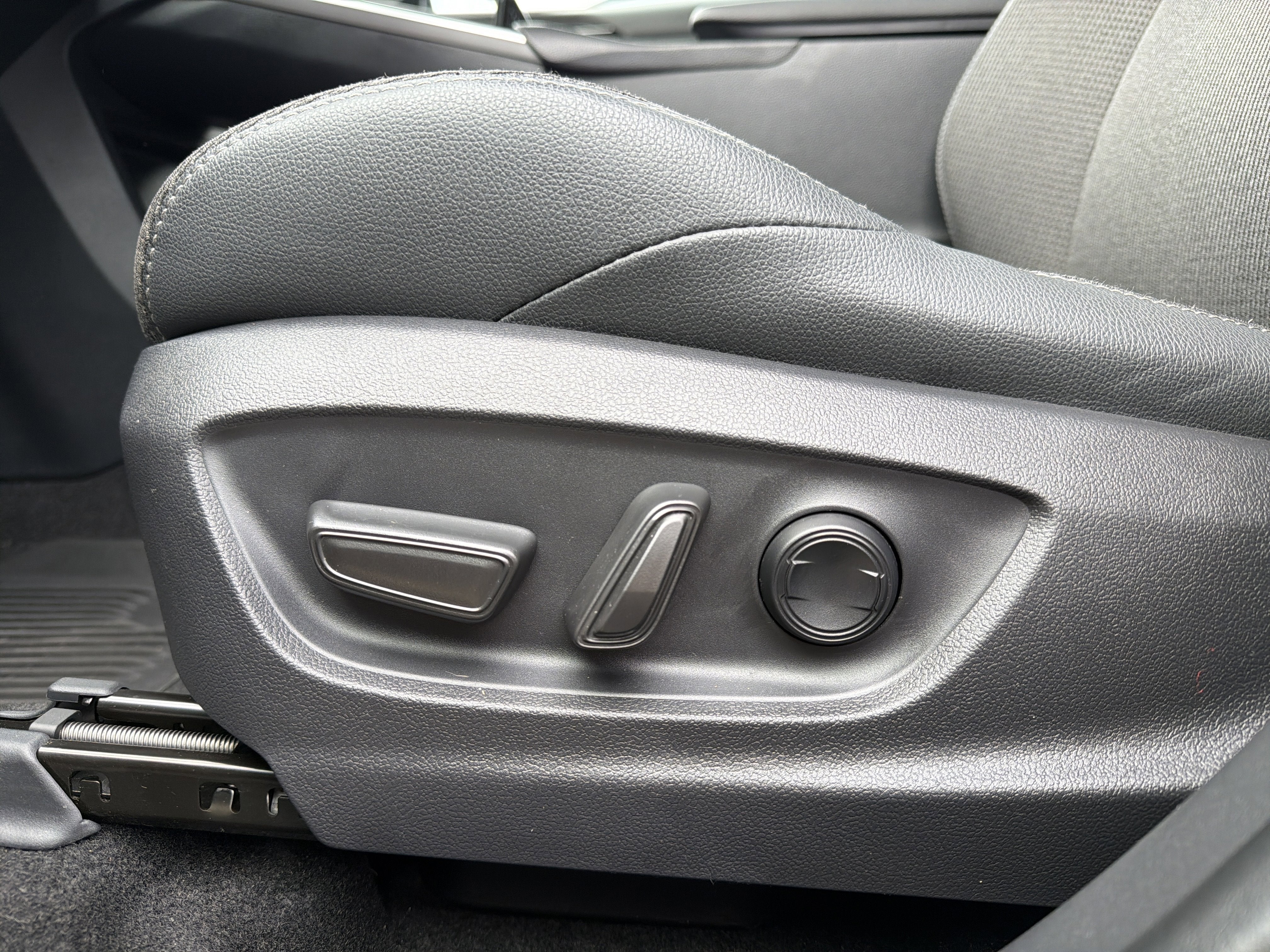 2025 Toyota bZ4X XLE