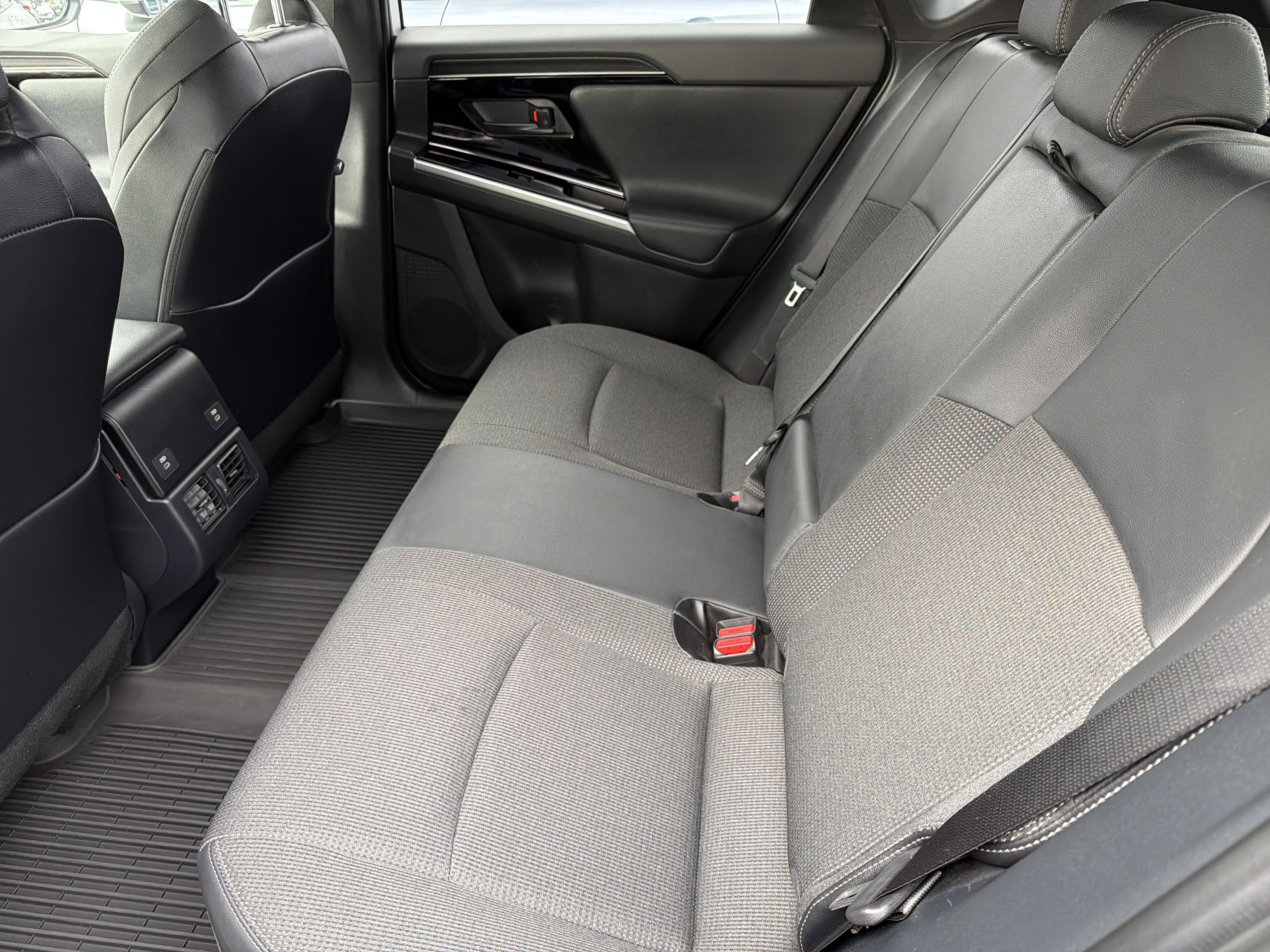 2025 Toyota bZ4X XLE