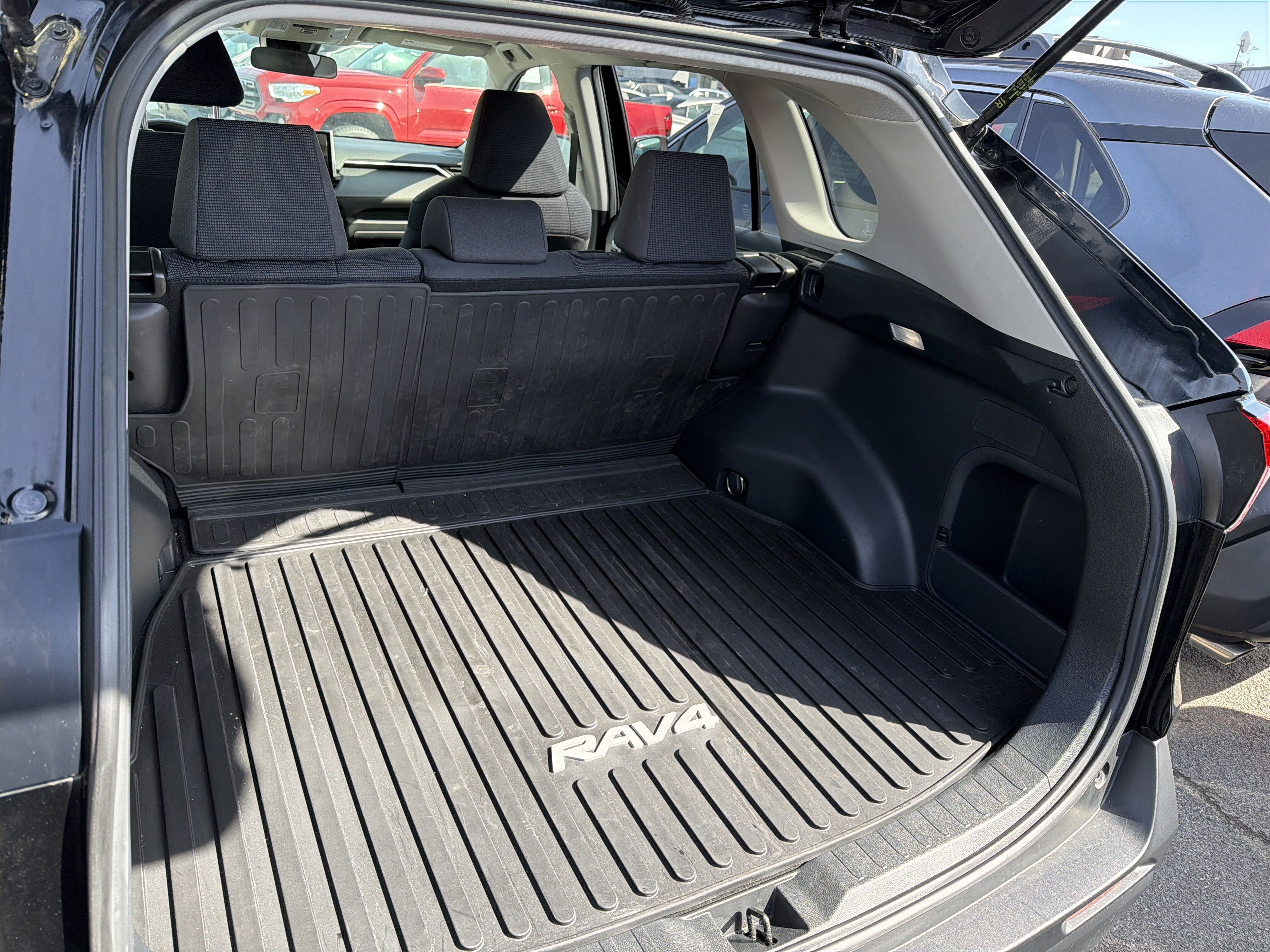 2023 Toyota RAV4 Hybrid LE