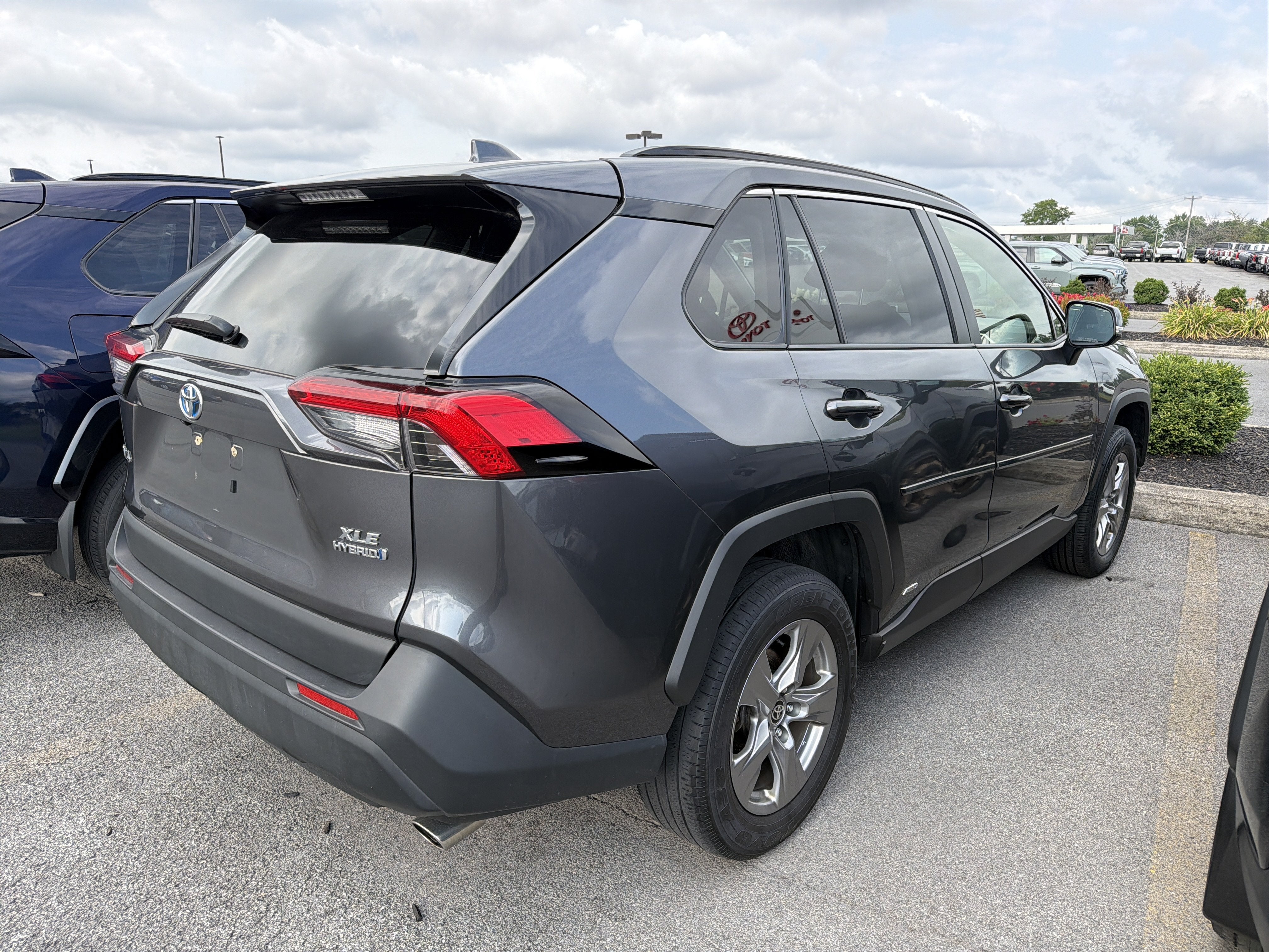 2023 Toyota RAV4 Hybrid XLE