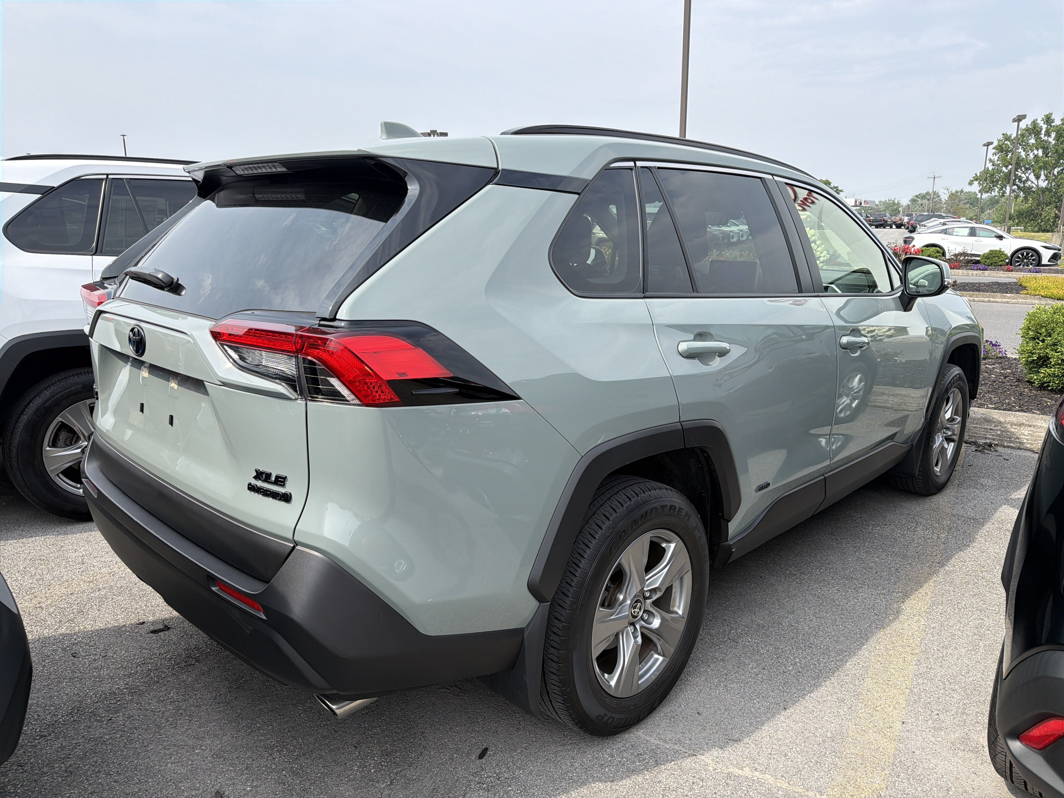 2023 Toyota RAV4 Hybrid XLE