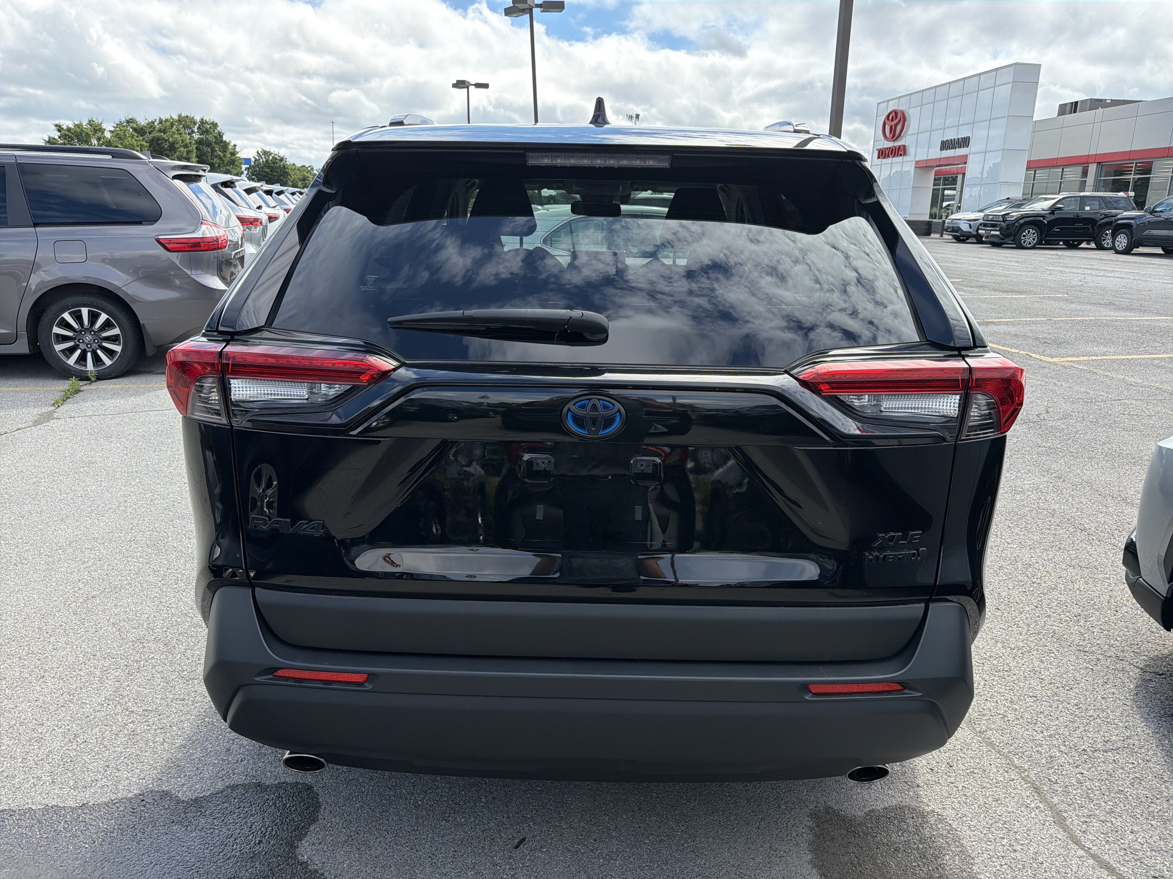 2023 Toyota RAV4 Hybrid XLE