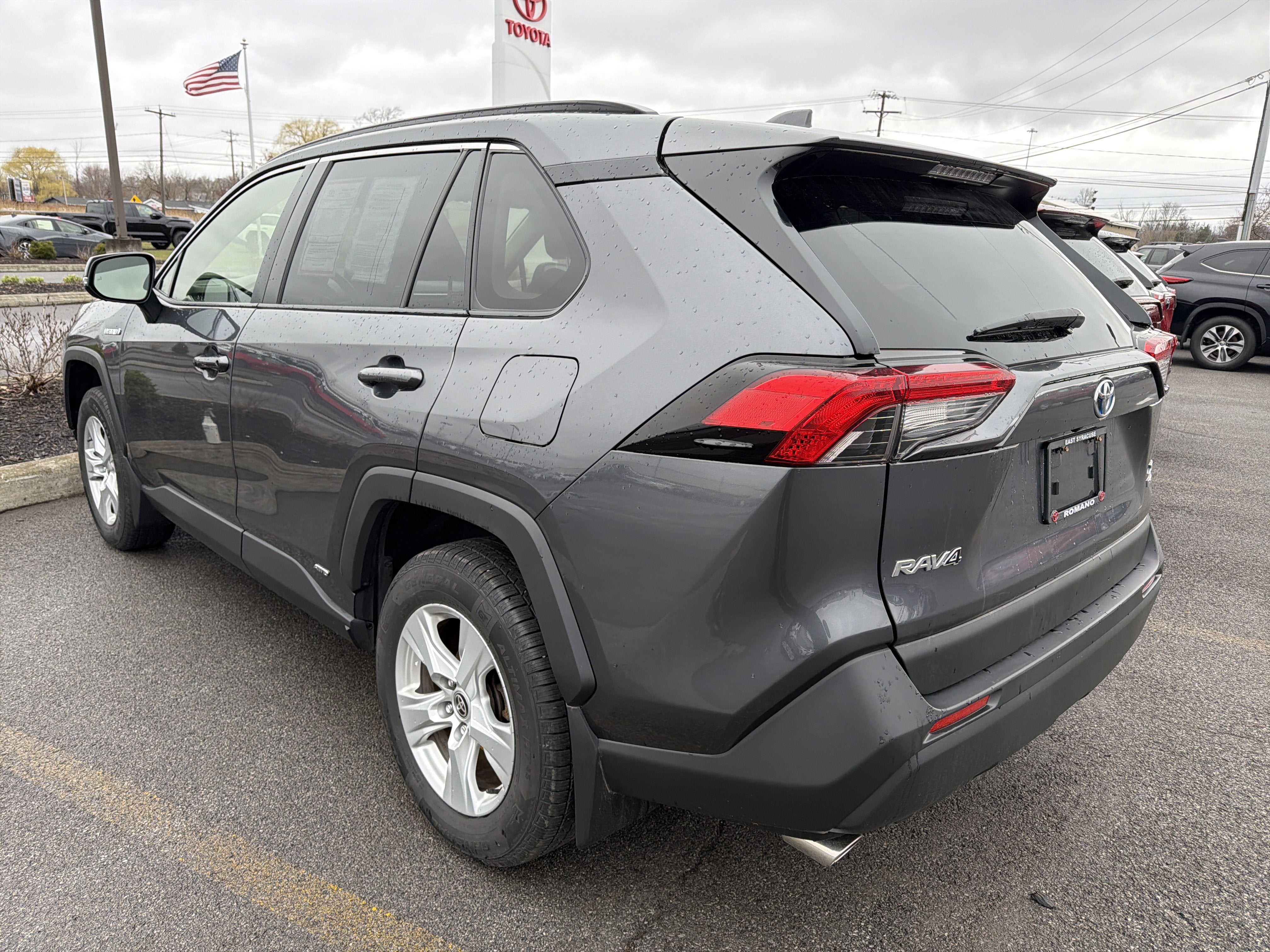 2021 Toyota RAV4 Hybrid XLE