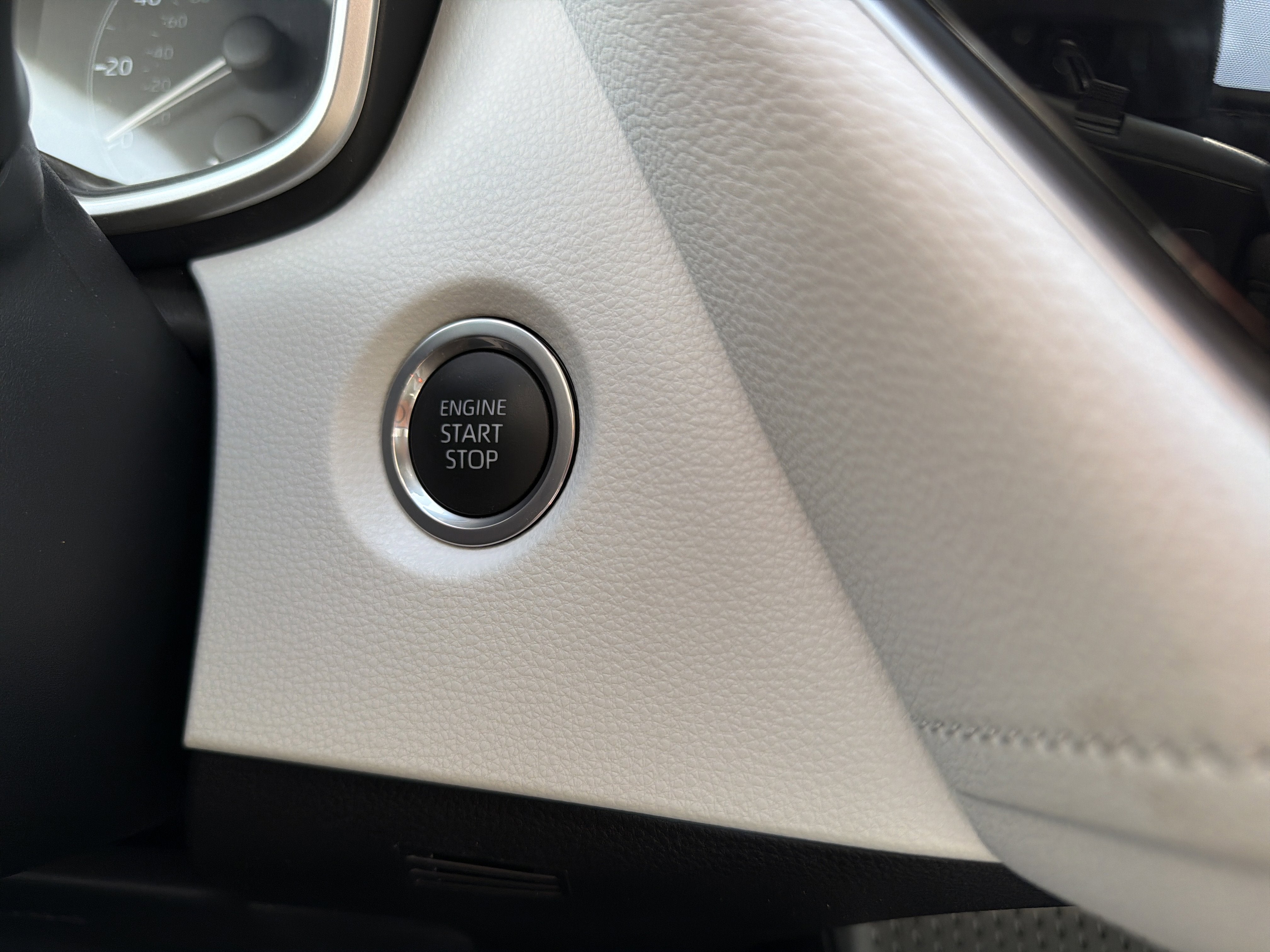 2024 Toyota Corolla Hatchback SE