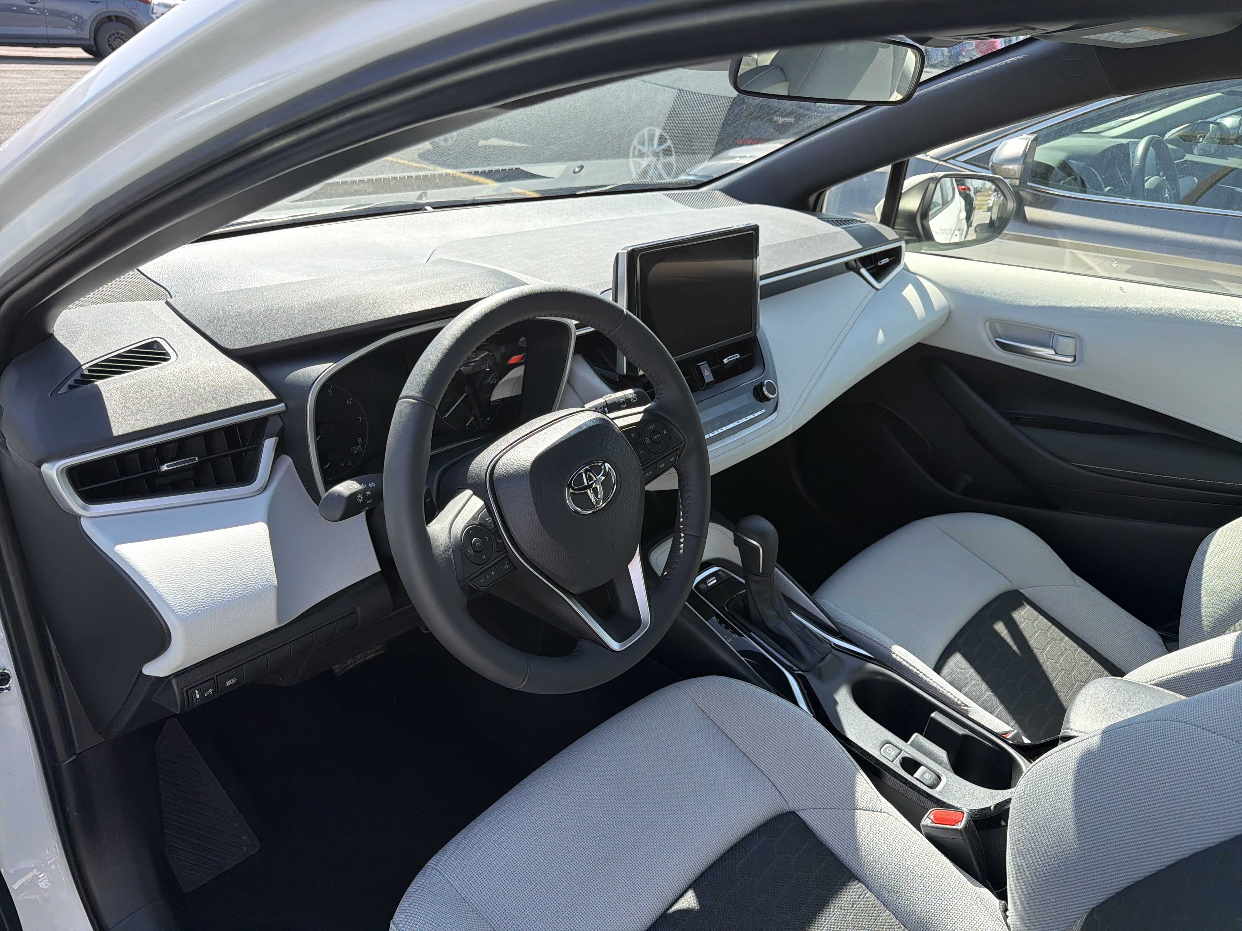 2024 Toyota Corolla Hatchback SE