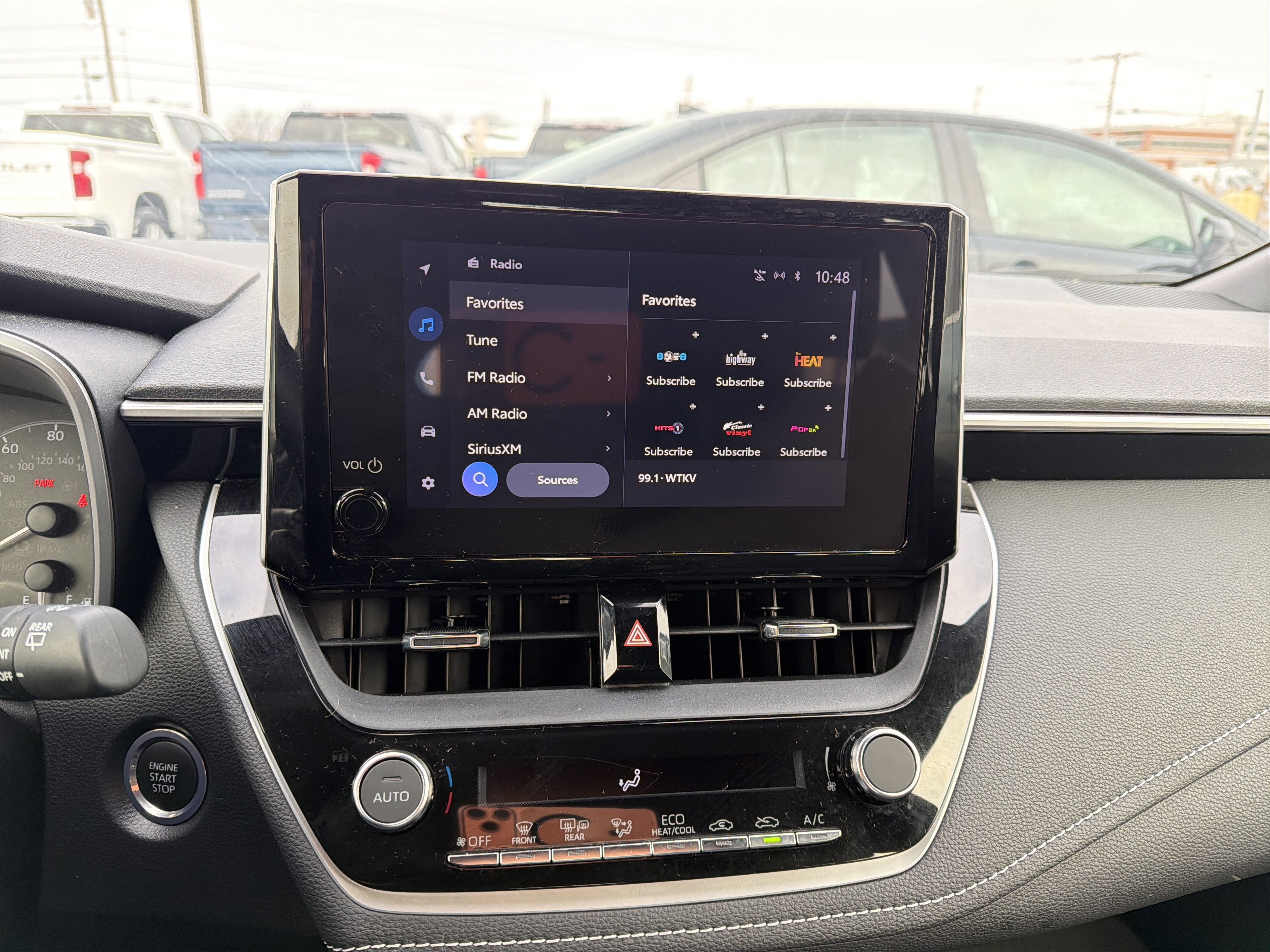 2024 Toyota Corolla Hatchback SE