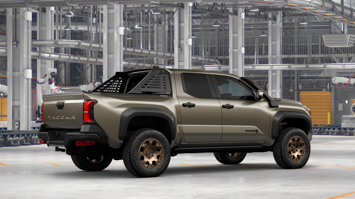 2026 Toyota Tacoma i-FORCE MAX Tacoma Trailhunter