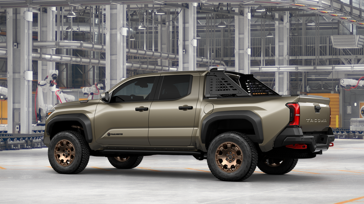 2026 Toyota Tacoma i-FORCE MAX Tacoma Trailhunter